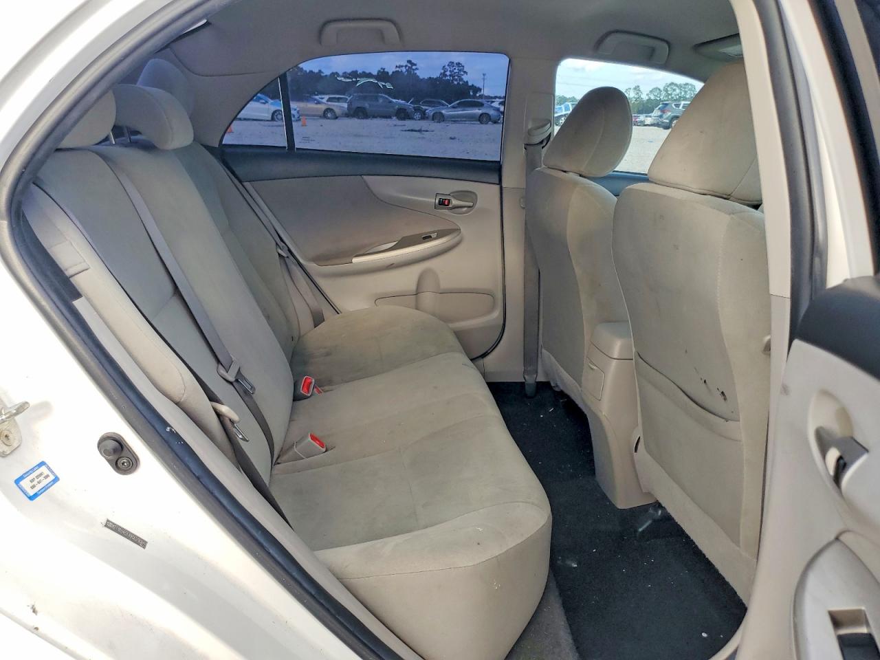 2011 Toyota Corolla Le White vin: 2T1BU4EEXBC629086