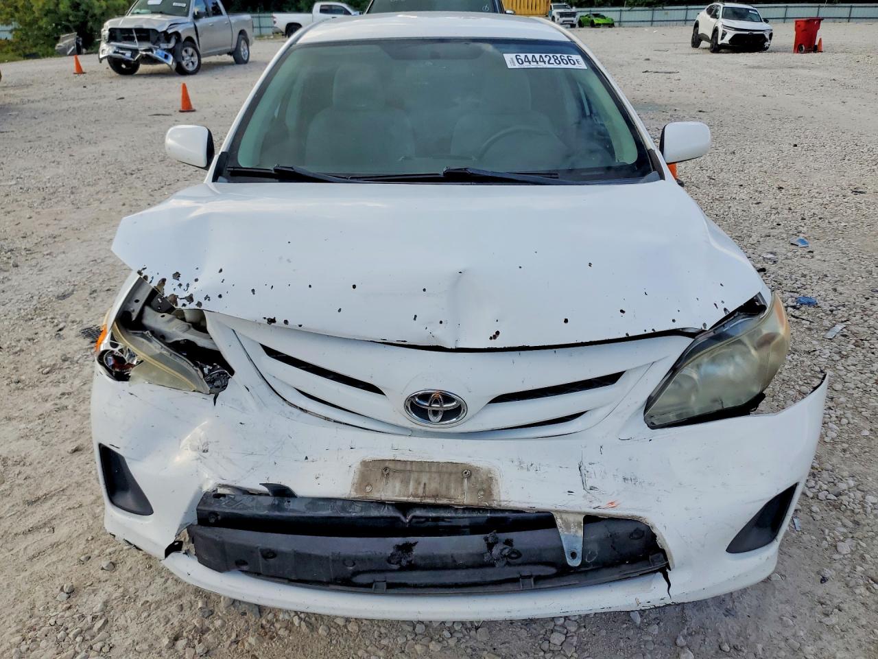 2011 Toyota Corolla Le White vin: 2T1BU4EEXBC629086