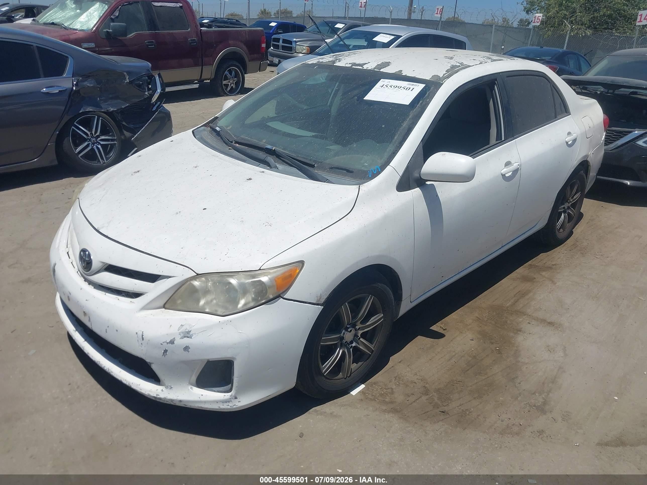 2011 Toyota Corolla Le White vin: 2T1BU4EEXBC634160
