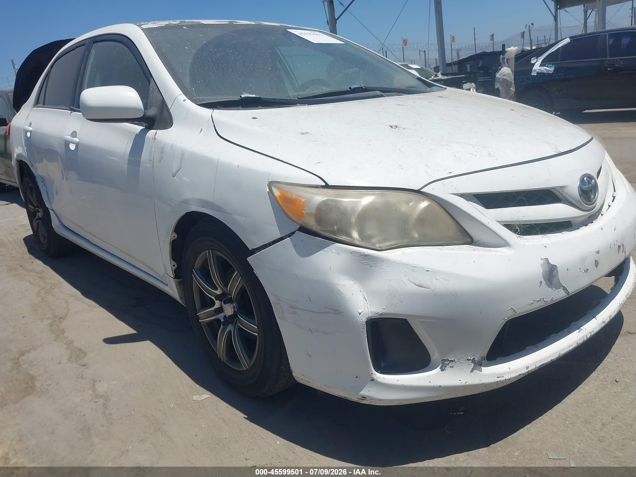 2011 Toyota Corolla Le White vin: 2T1BU4EEXBC634160