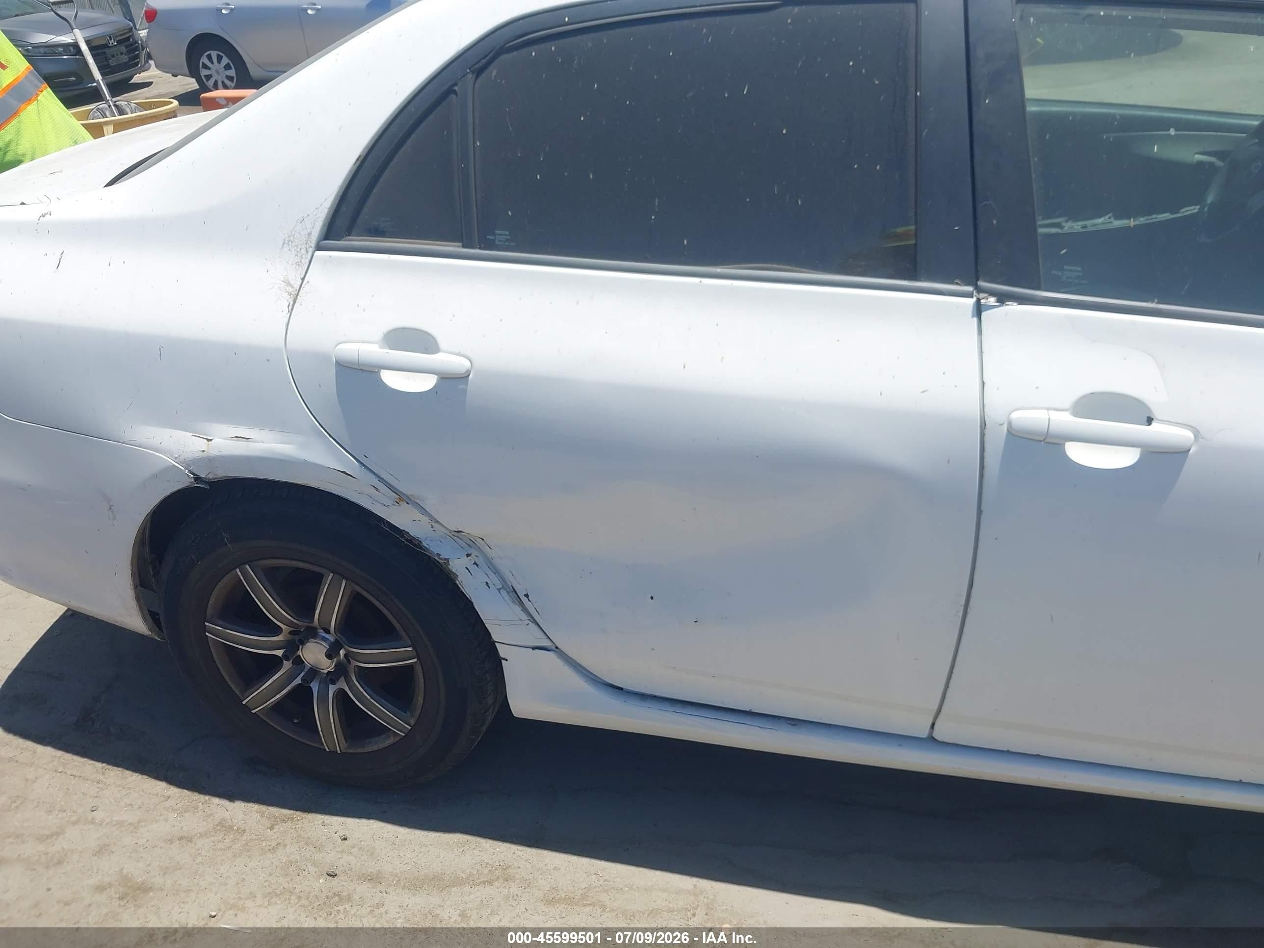 2011 Toyota Corolla Le White vin: 2T1BU4EEXBC634160