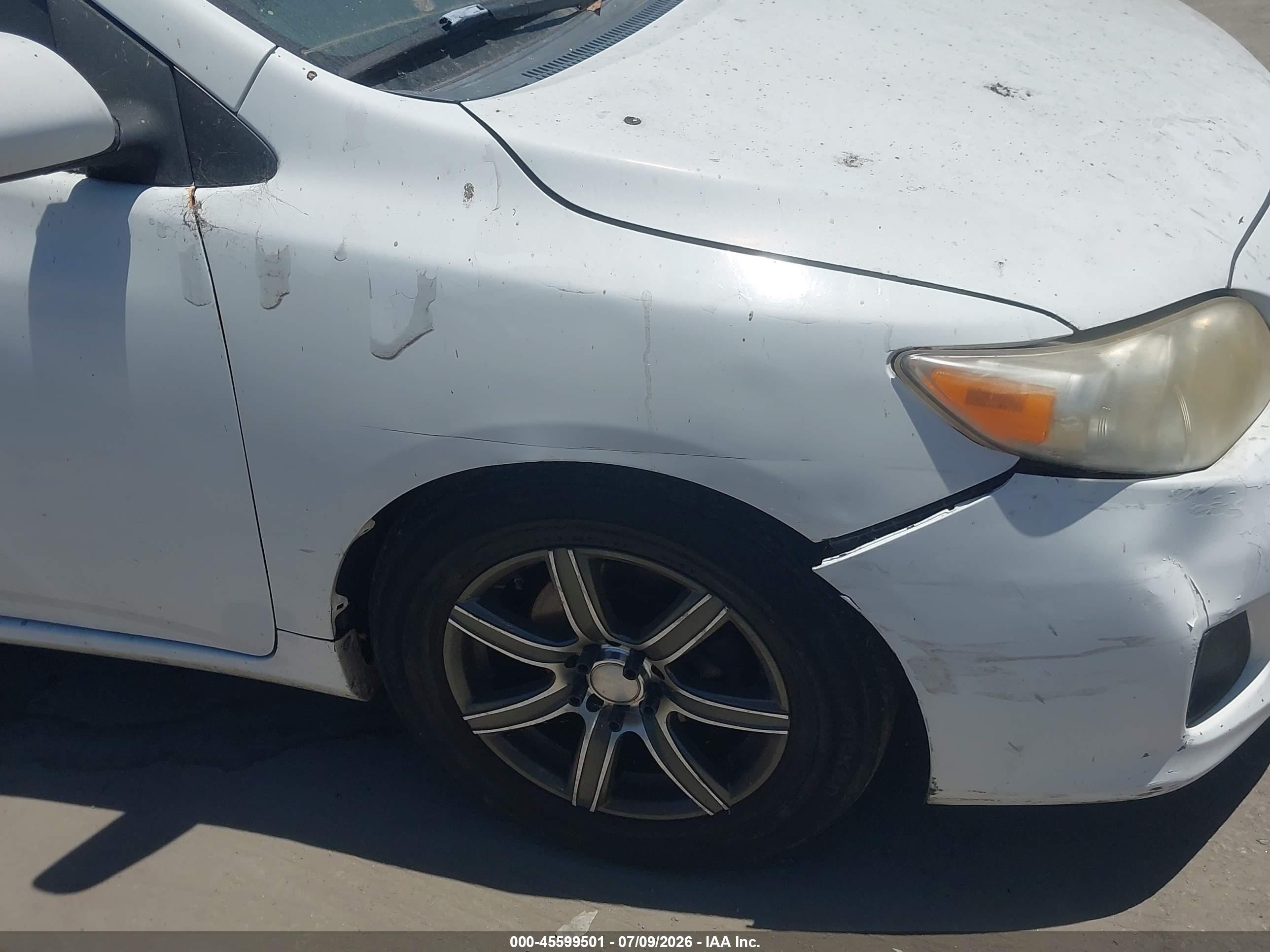 2011 Toyota Corolla Le White vin: 2T1BU4EEXBC634160