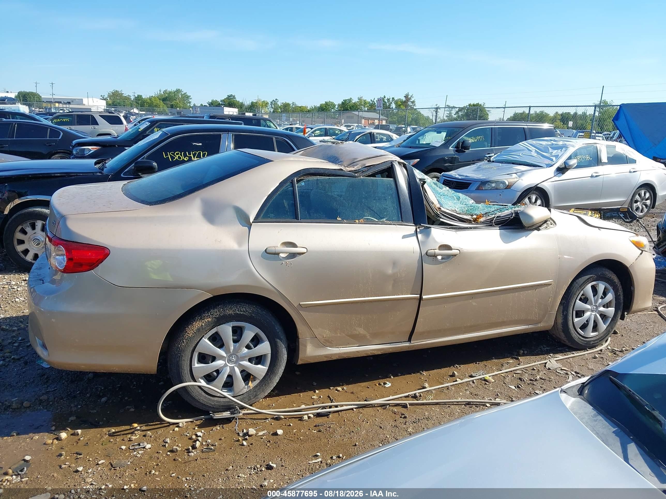 2011 Toyota Corolla Le Gold vin: 2T1BU4EEXBC639620