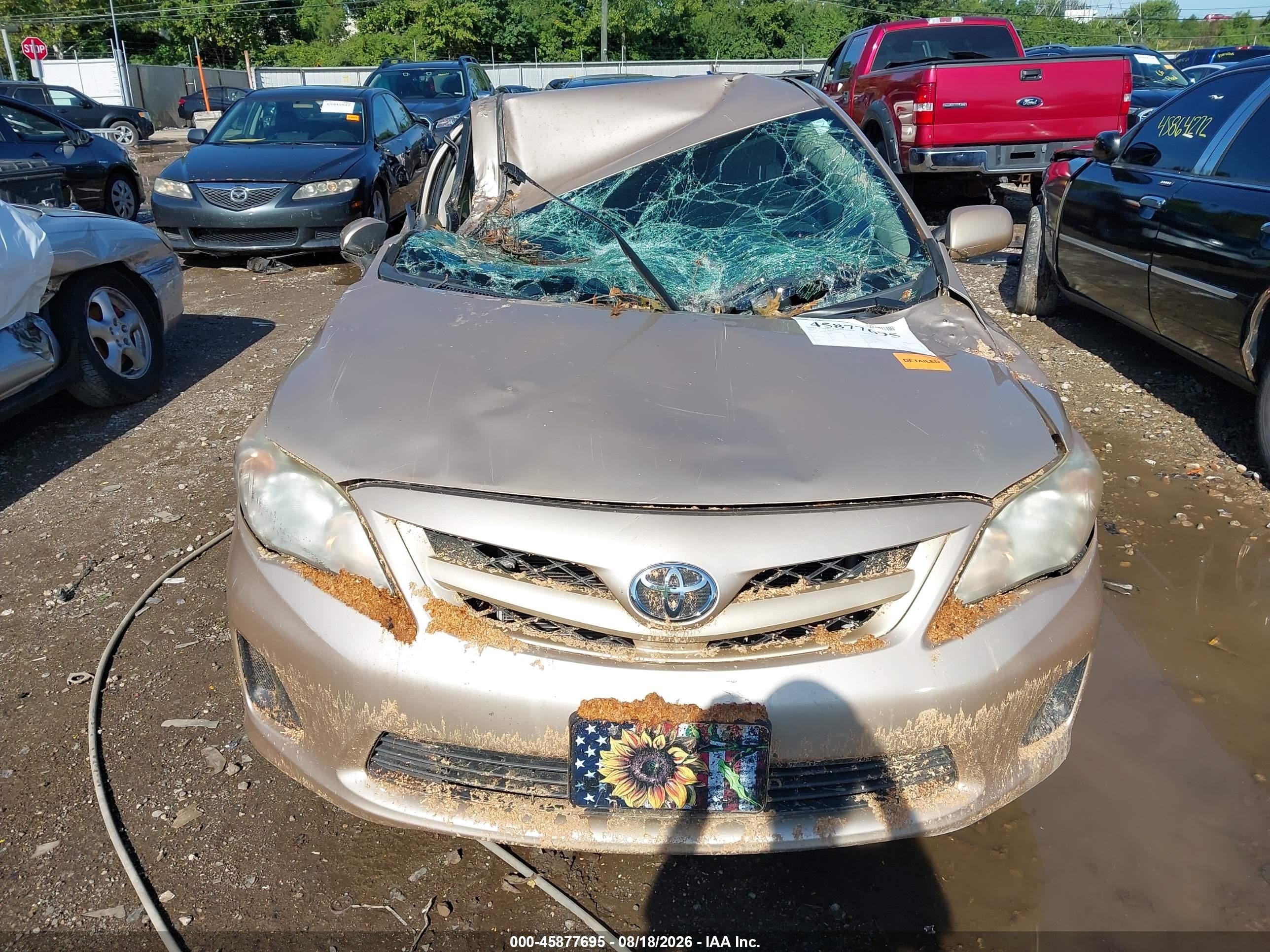 2011 Toyota Corolla Le Gold vin: 2T1BU4EEXBC639620