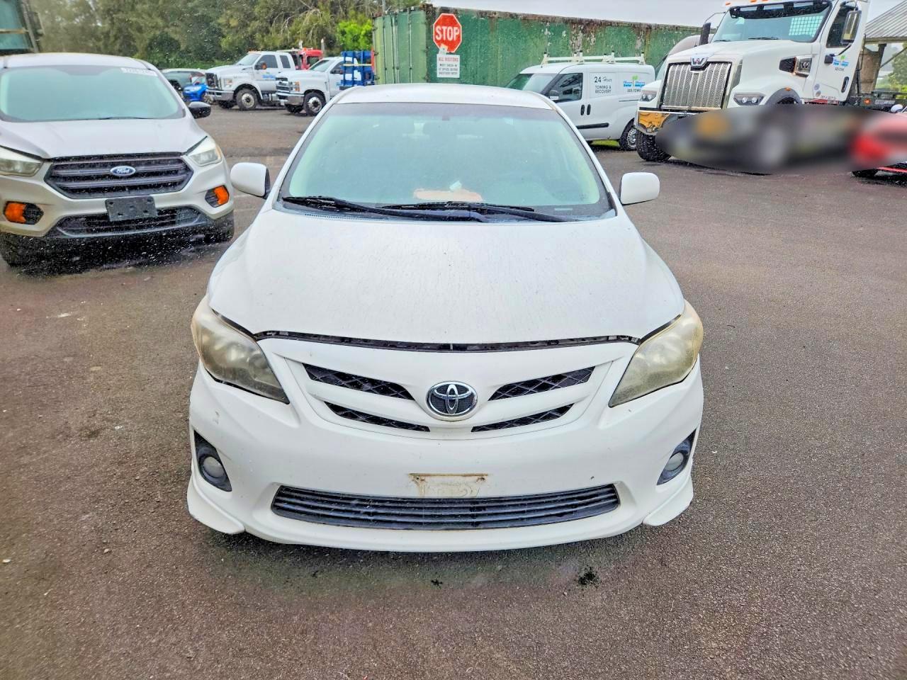 2011 Toyota Corolla S White vin: 2T1BU4EEXBC639973