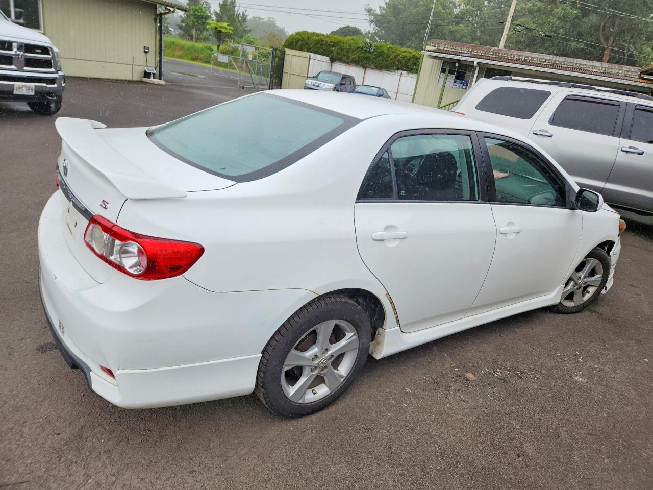 2011 Toyota Corolla S White vin: 2T1BU4EEXBC639973