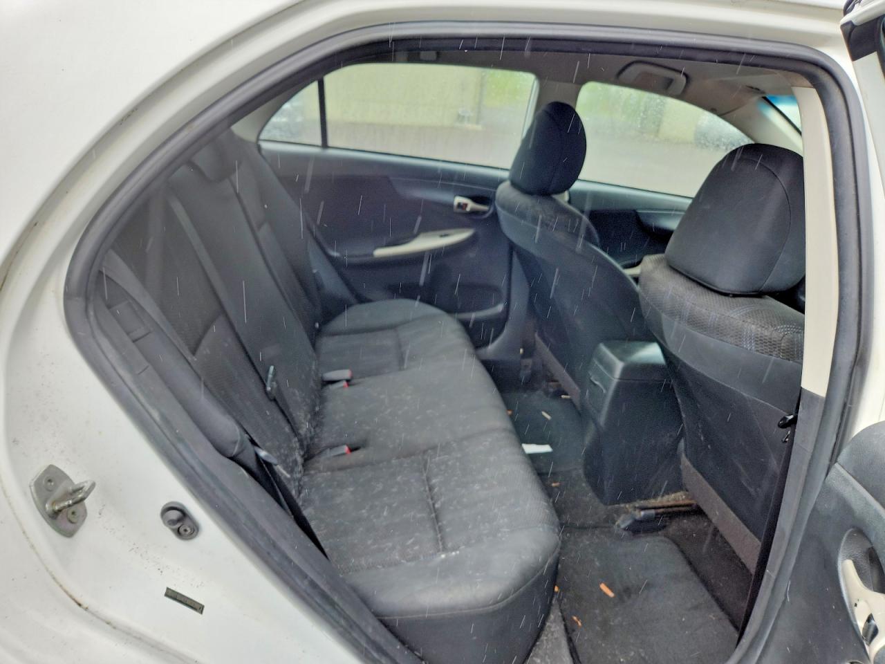2011 Toyota Corolla S White vin: 2T1BU4EEXBC639973