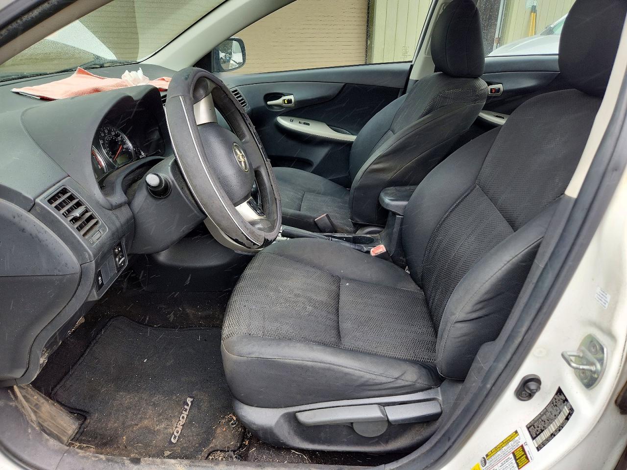 2011 Toyota Corolla S White vin: 2T1BU4EEXBC639973