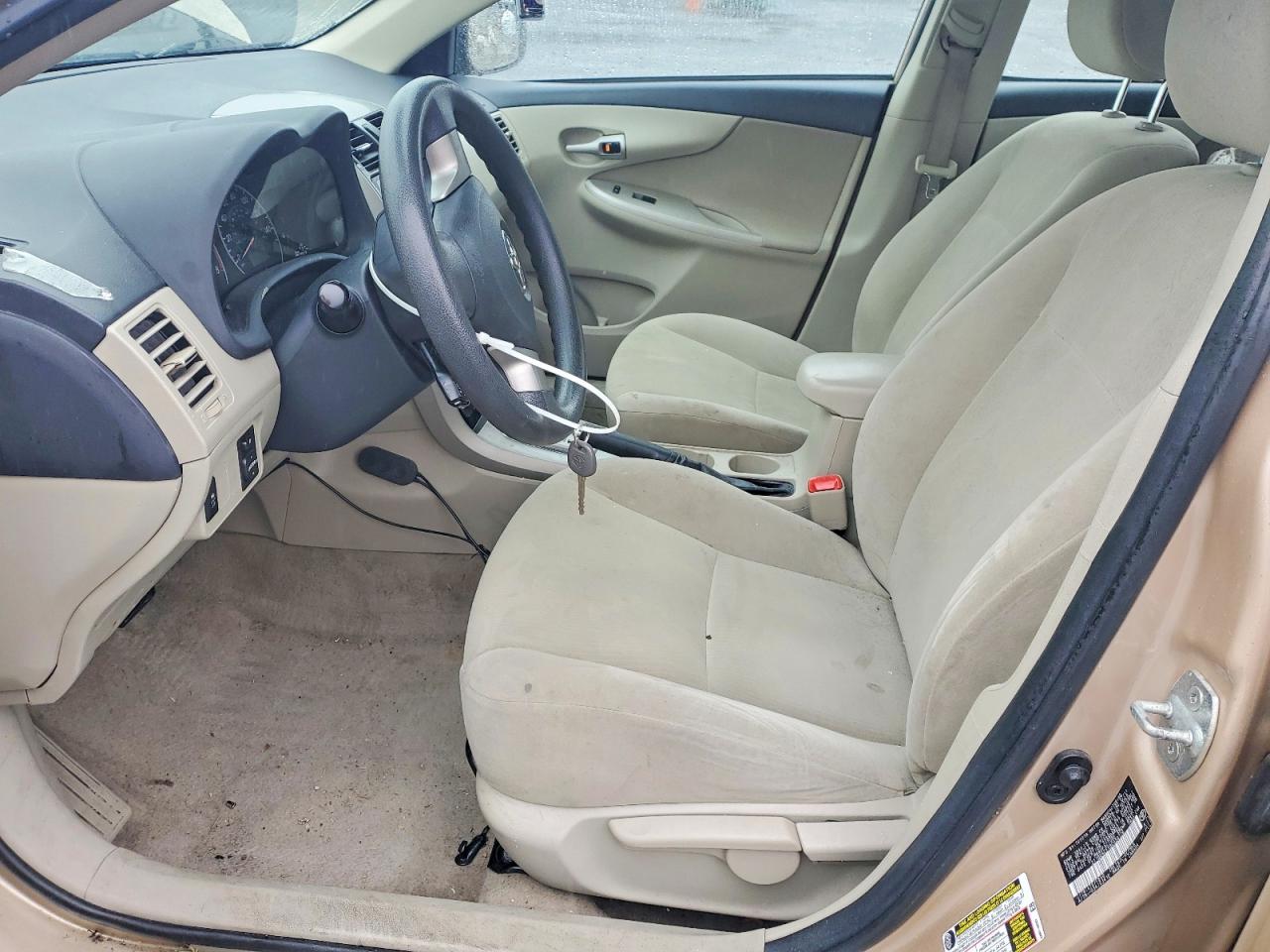 2011 Toyota Corolla Le Beige vin: 2T1BU4EEXBC656126