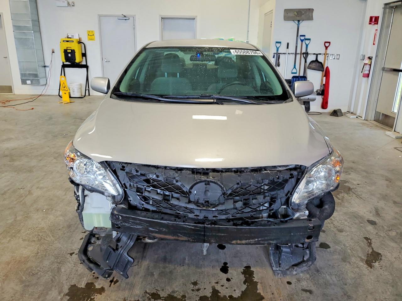 2011 Toyota Corolla Base Silver vin: 2T1BU4EEXBC673797