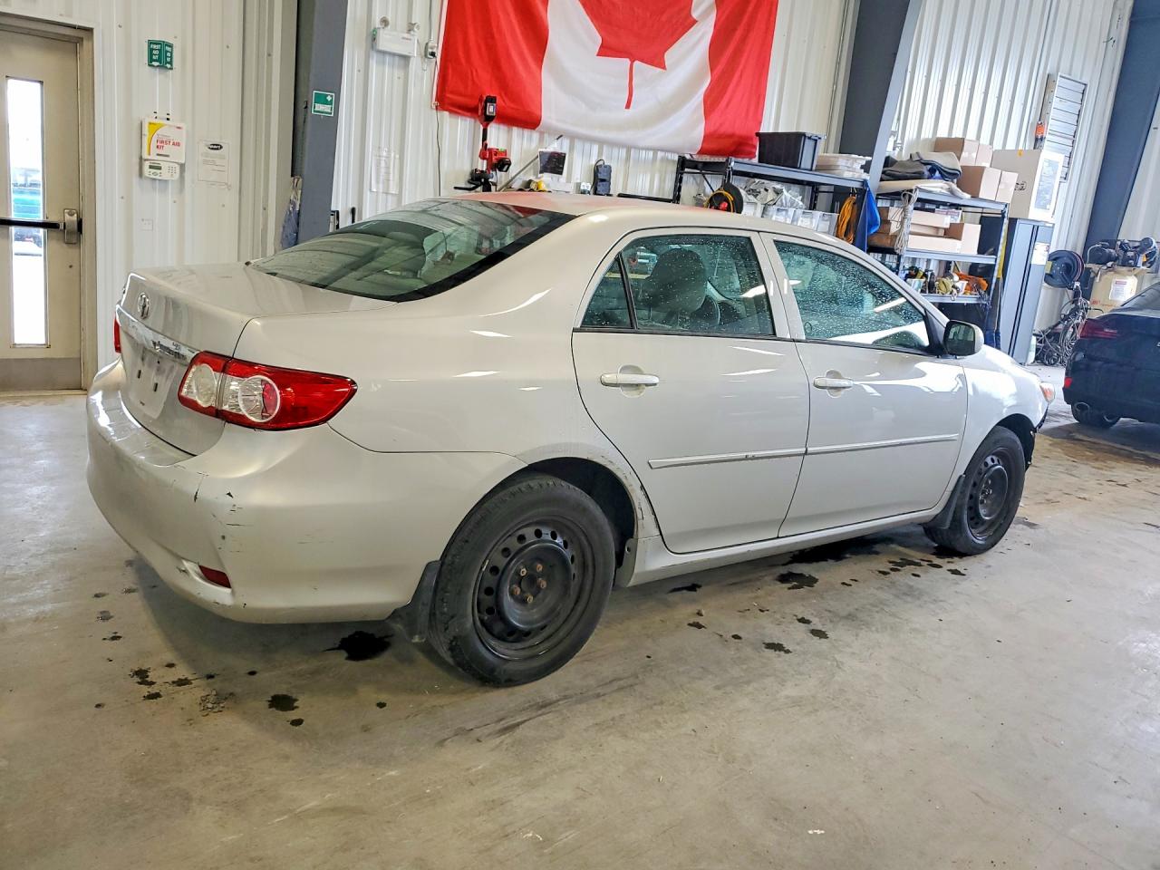 2011 Toyota Corolla Base Silver vin: 2T1BU4EEXBC673797