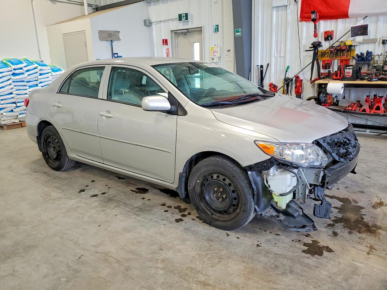 2011 Toyota Corolla Base Silver vin: 2T1BU4EEXBC673797