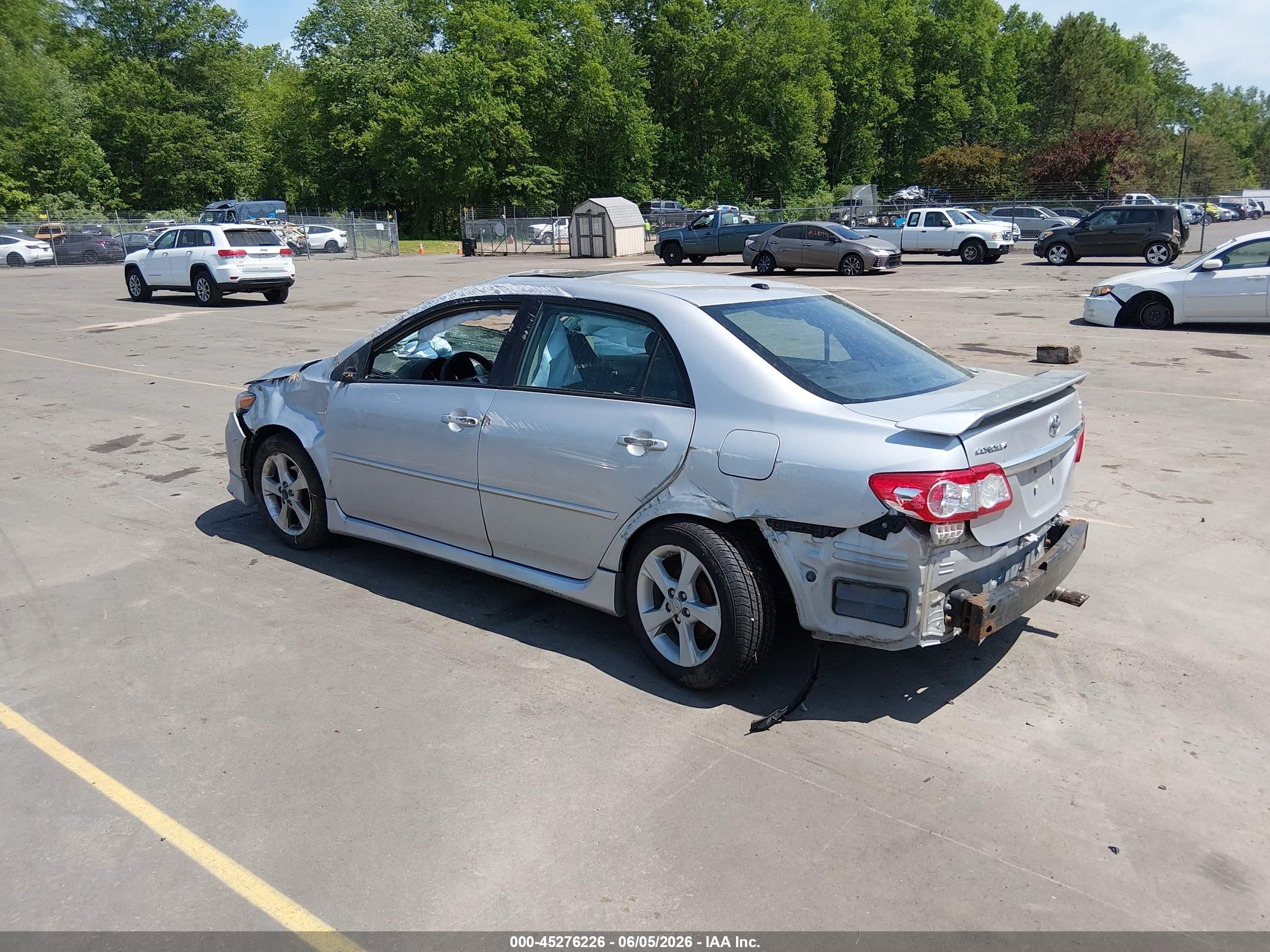2011 Toyota Corolla S Серебряный vin: 2T1BU4EEXBC676649