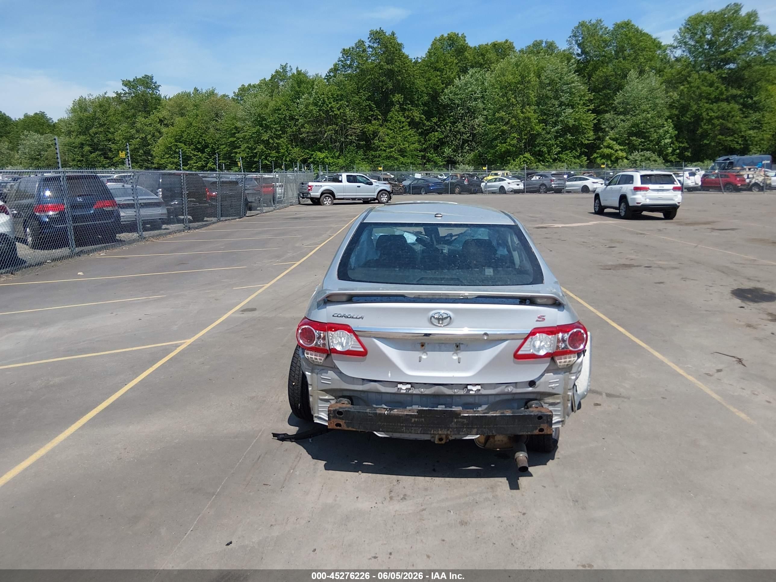 2011 Toyota Corolla S Серебряный vin: 2T1BU4EEXBC676649