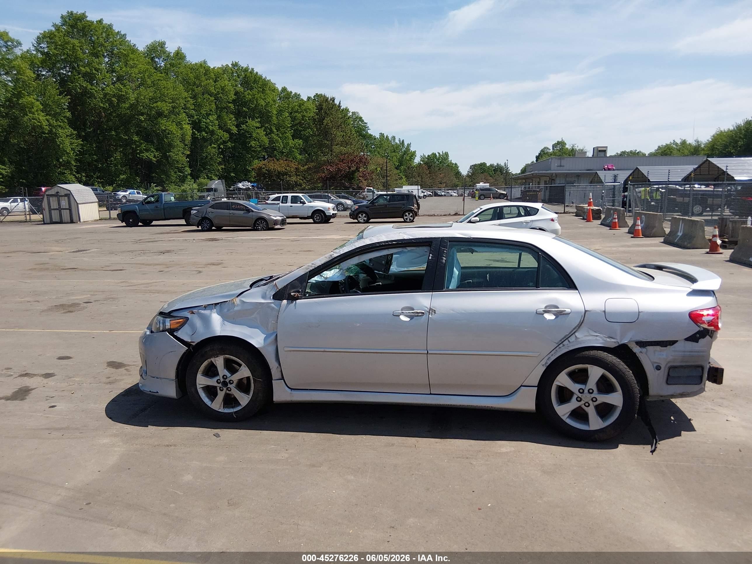 2011 Toyota Corolla S Серебряный vin: 2T1BU4EEXBC676649