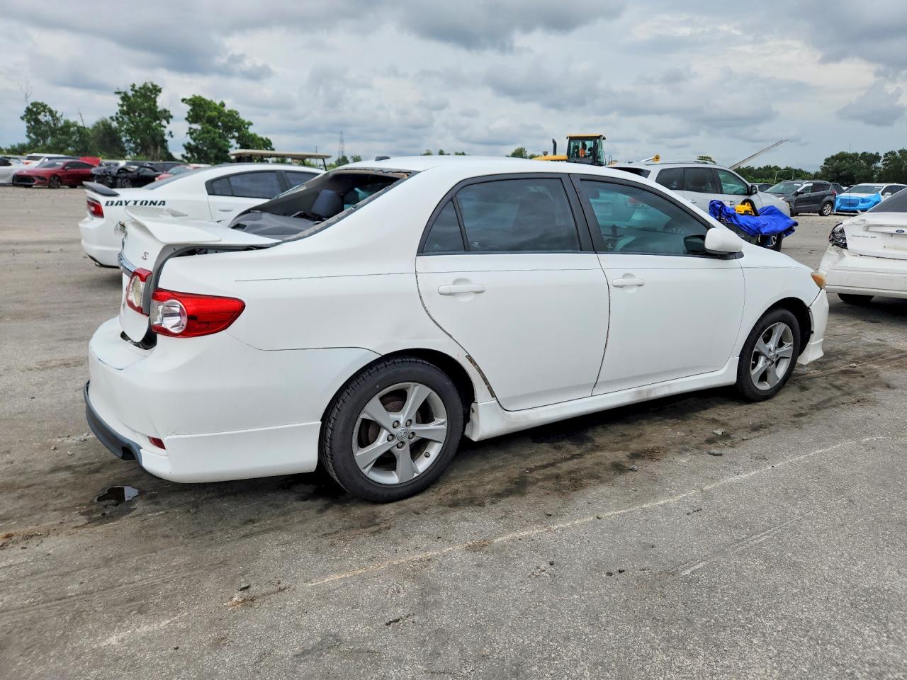 2011 Toyota Corolla S White vin: 2T1BU4EEXBC688588