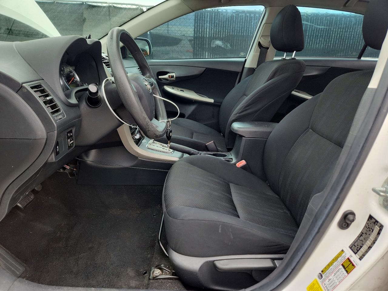 2011 Toyota Corolla S White vin: 2T1BU4EEXBC688588