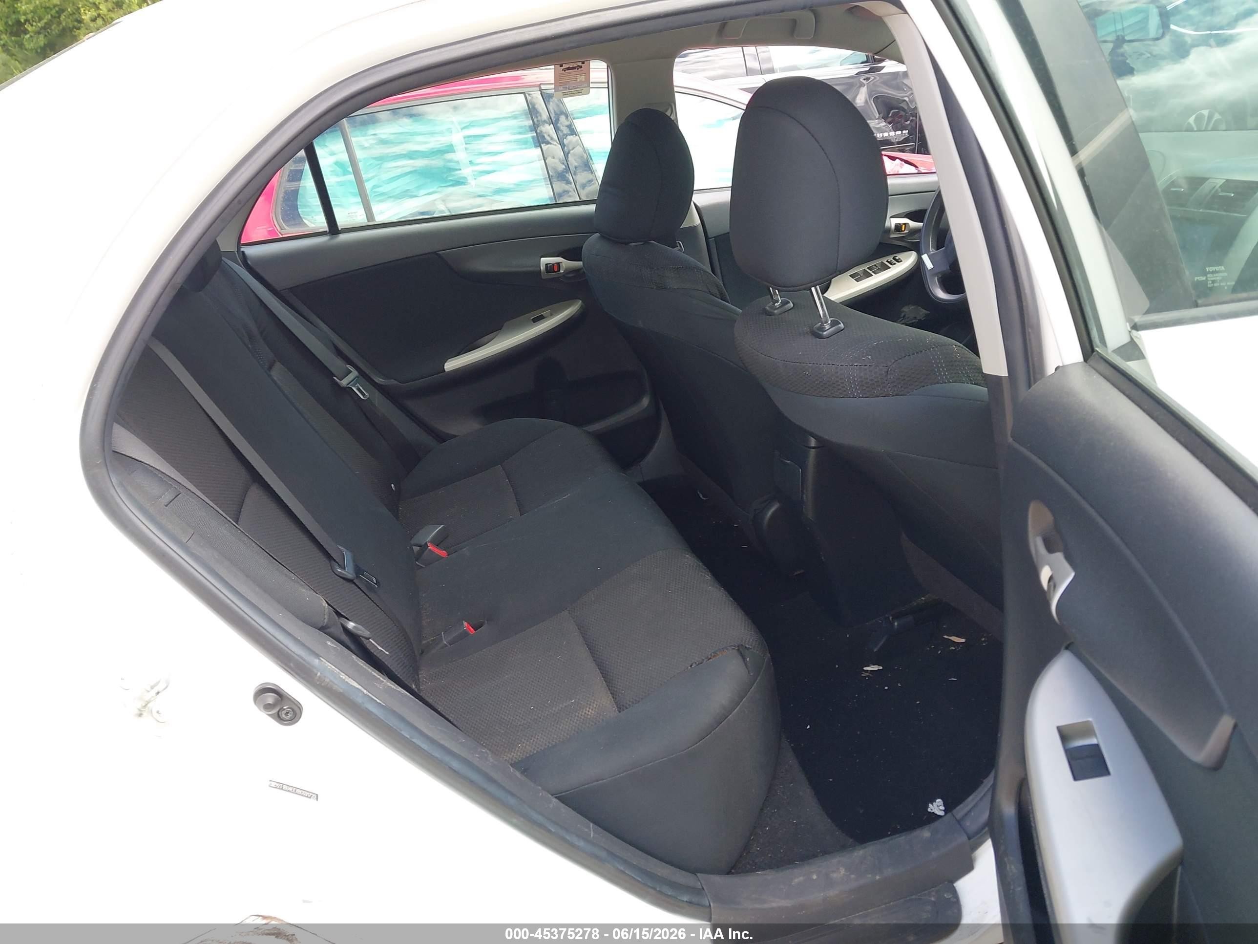 2011 Toyota Corolla S White vin: 2T1BU4EEXBC691720