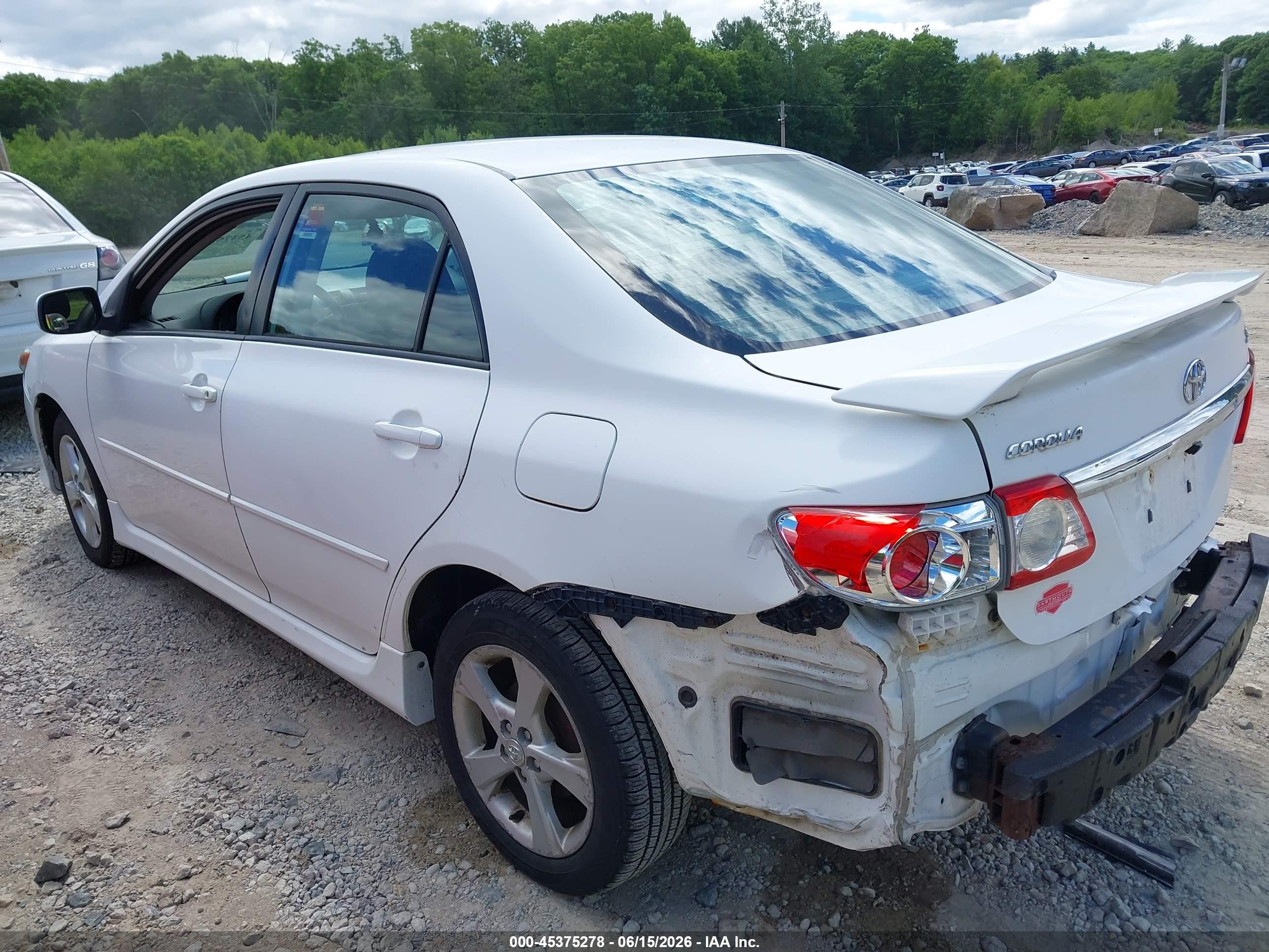 2011 Toyota Corolla S White vin: 2T1BU4EEXBC691720