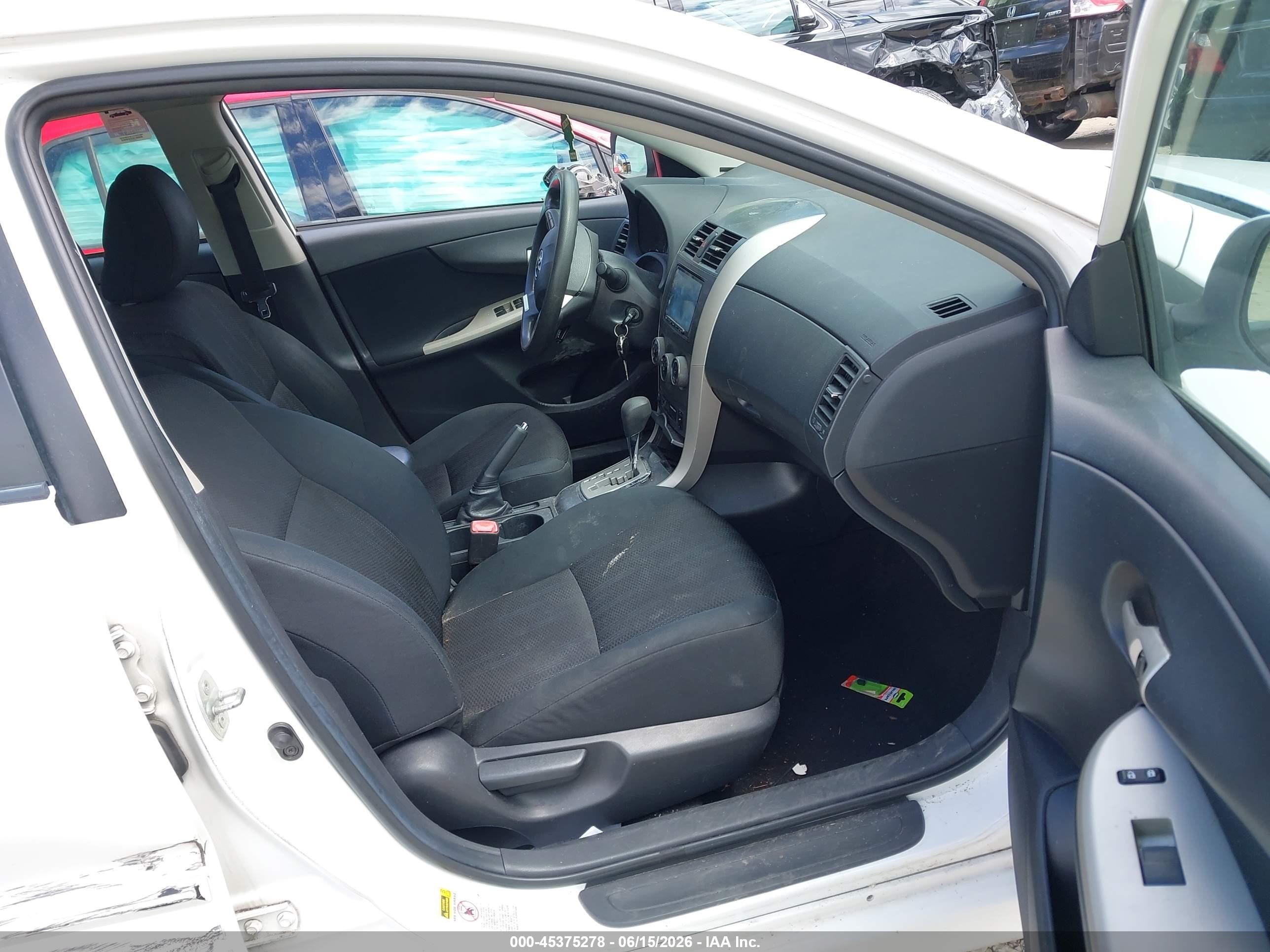 2011 Toyota Corolla S White vin: 2T1BU4EEXBC691720