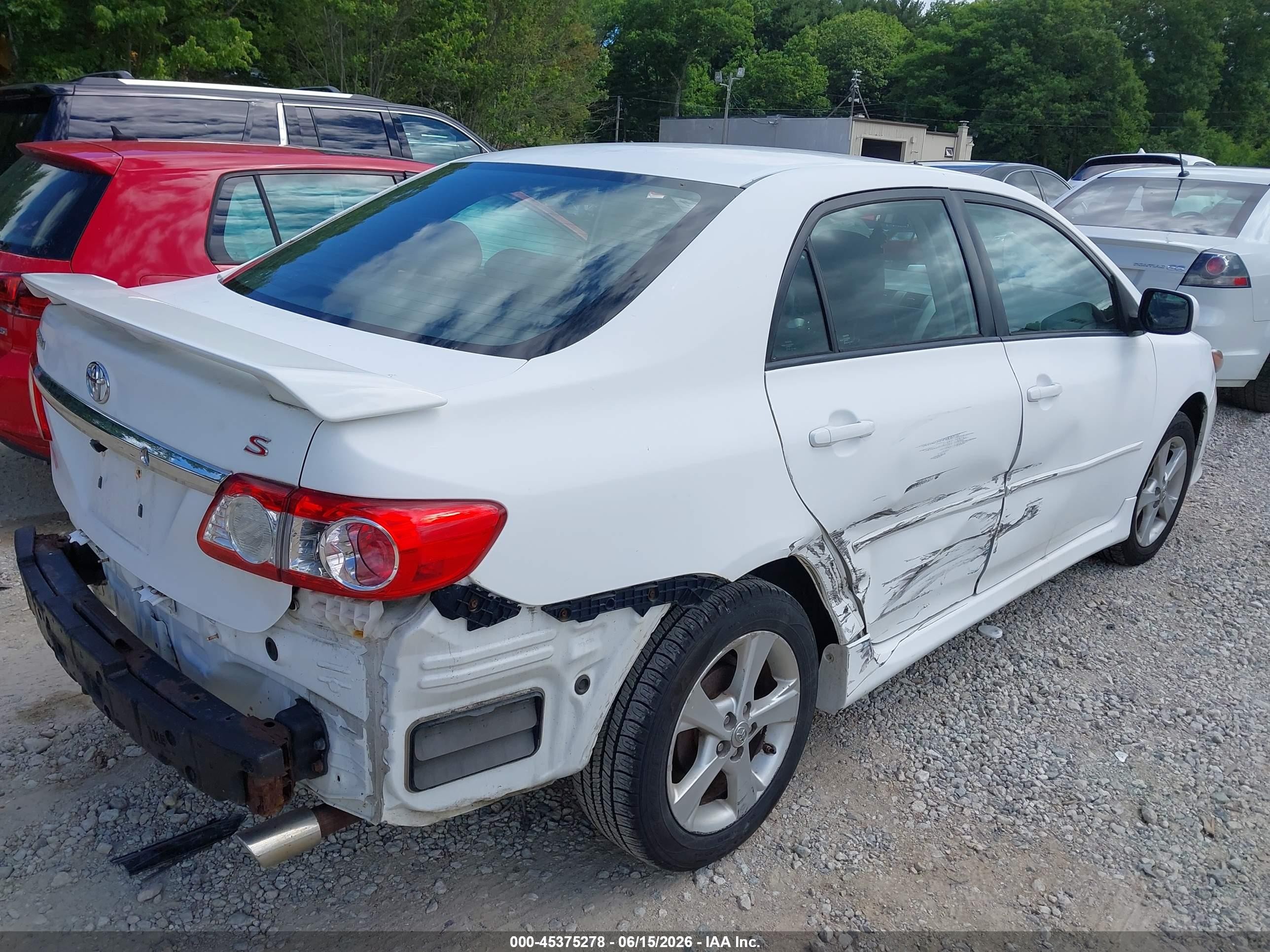 2011 Toyota Corolla S White vin: 2T1BU4EEXBC691720