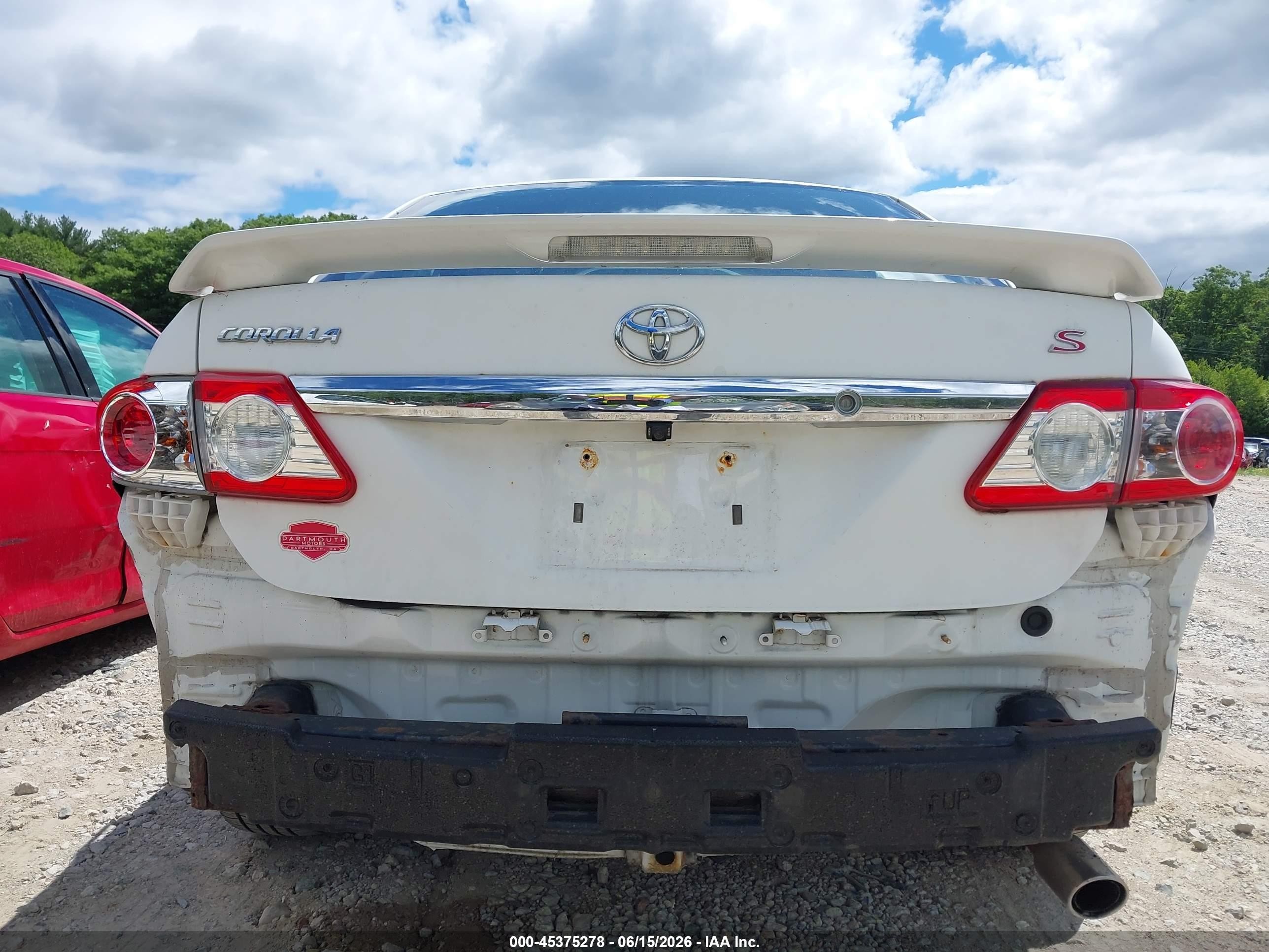 2011 Toyota Corolla S White vin: 2T1BU4EEXBC691720