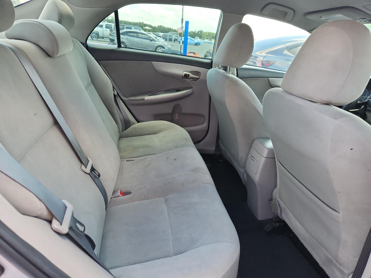 2011 Toyota Corolla Le Silver vin: 2T1BU4EEXBC697727