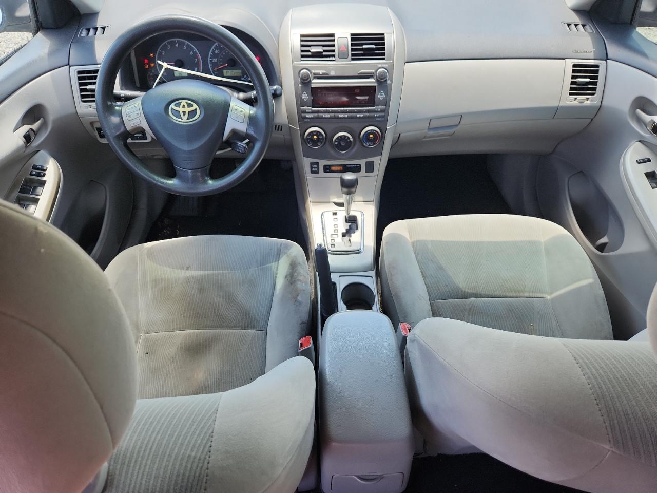2011 Toyota Corolla Le Silver vin: 2T1BU4EEXBC697727
