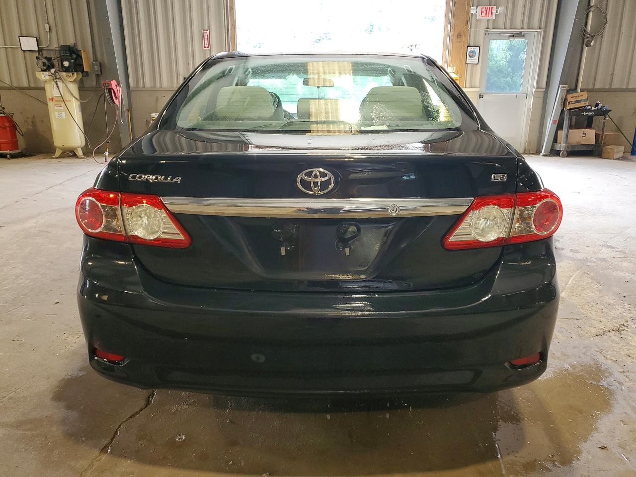 2011 Toyota Corolla Le Black vin: 2T1BU4EEXBC702411
