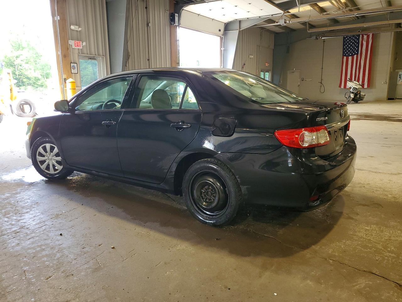 2011 Toyota Corolla Le Black vin: 2T1BU4EEXBC702411
