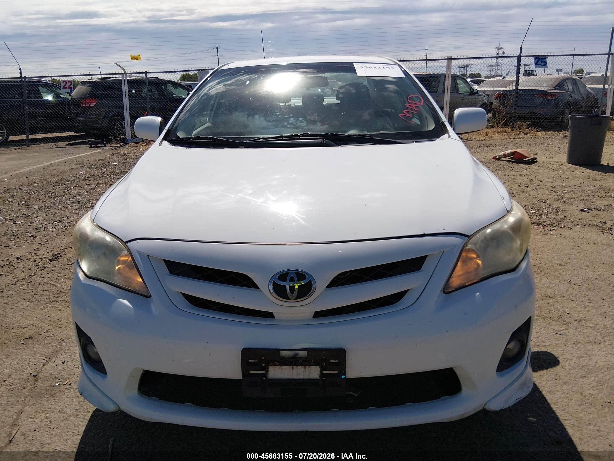 2011 Toyota Corolla S White vin: 2T1BU4EEXBC718284