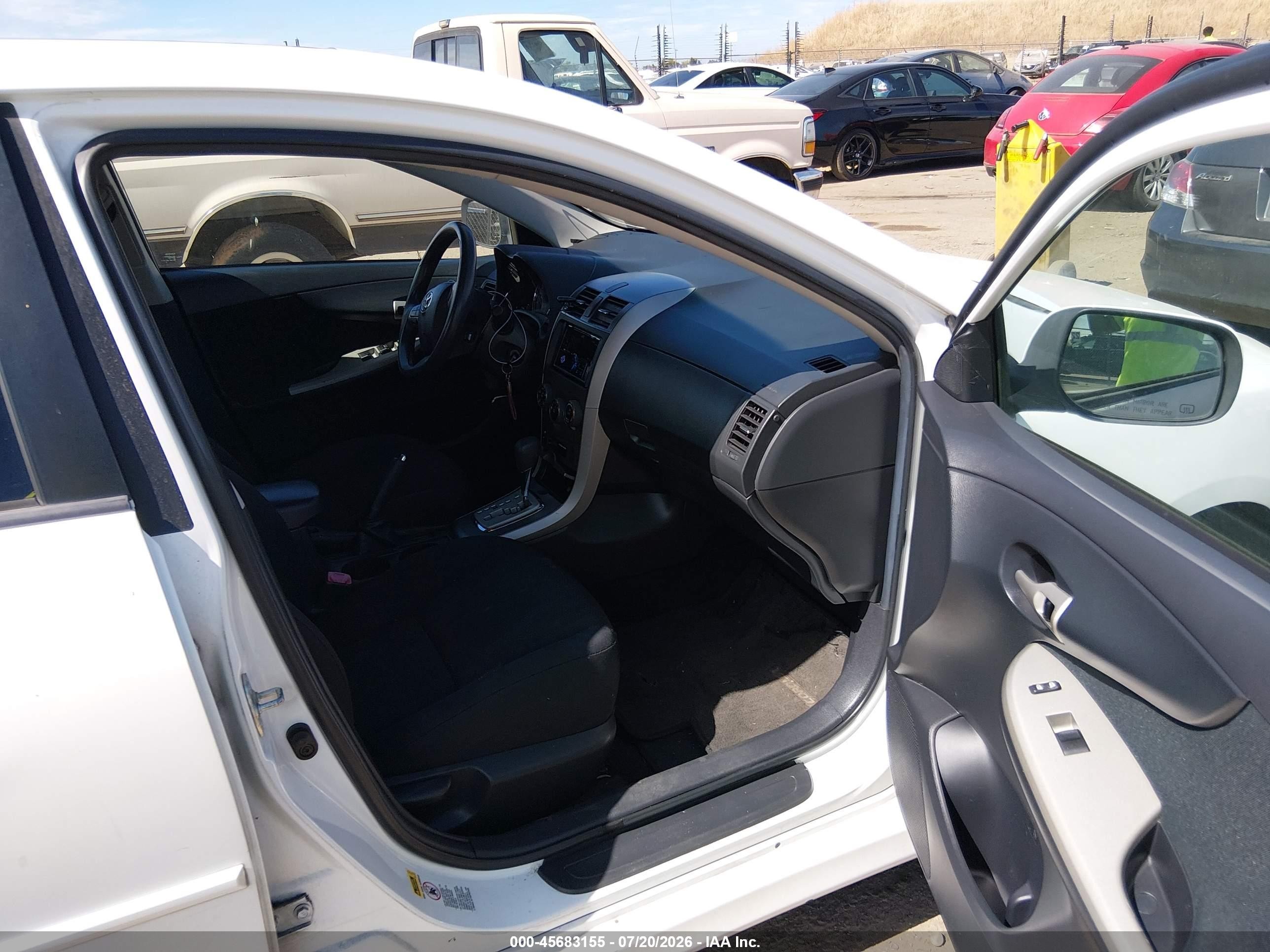2011 Toyota Corolla S White vin: 2T1BU4EEXBC718284
