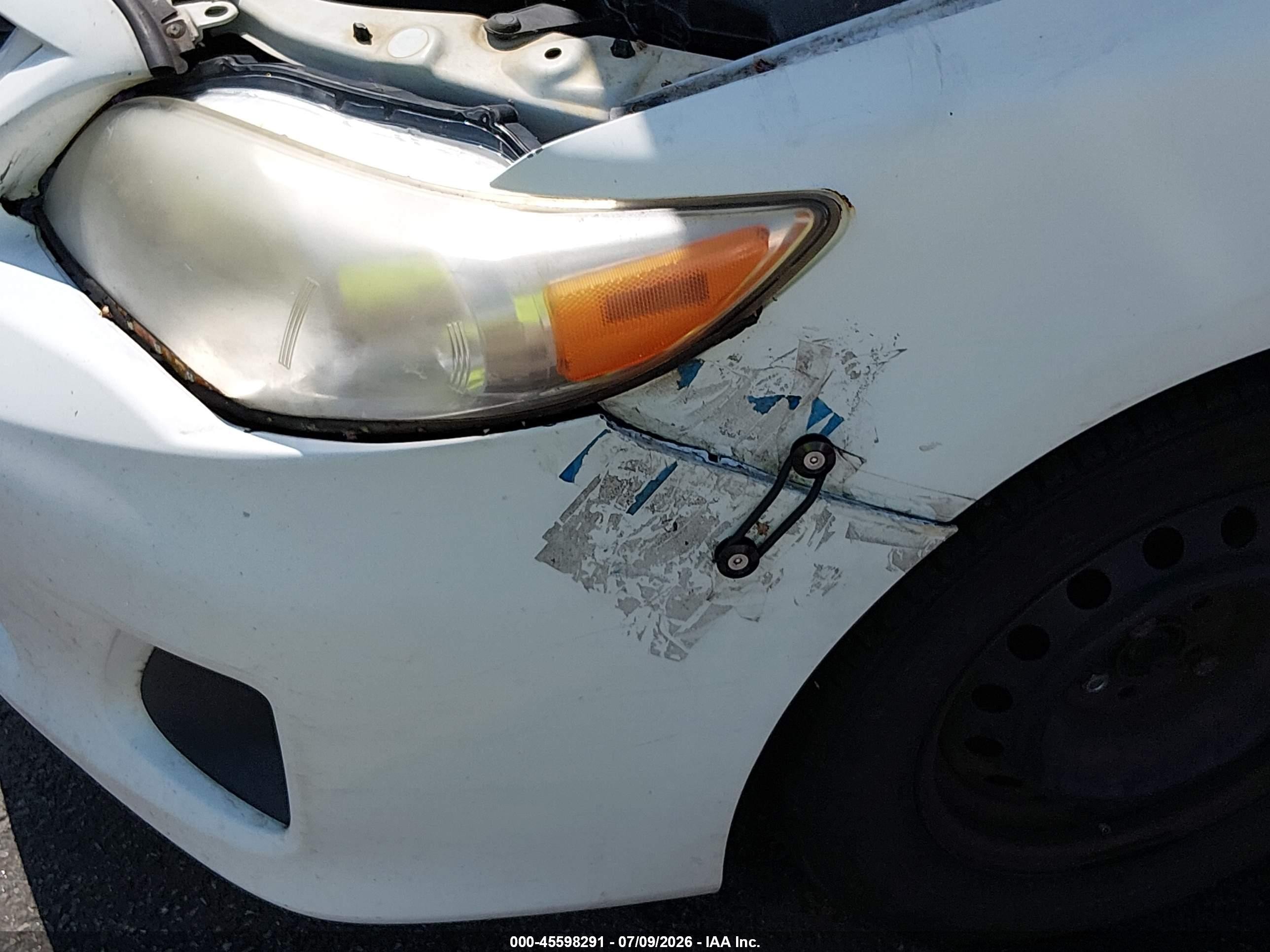 2011 Toyota Corolla Le White vin: 2T1BU4EEXBC727602