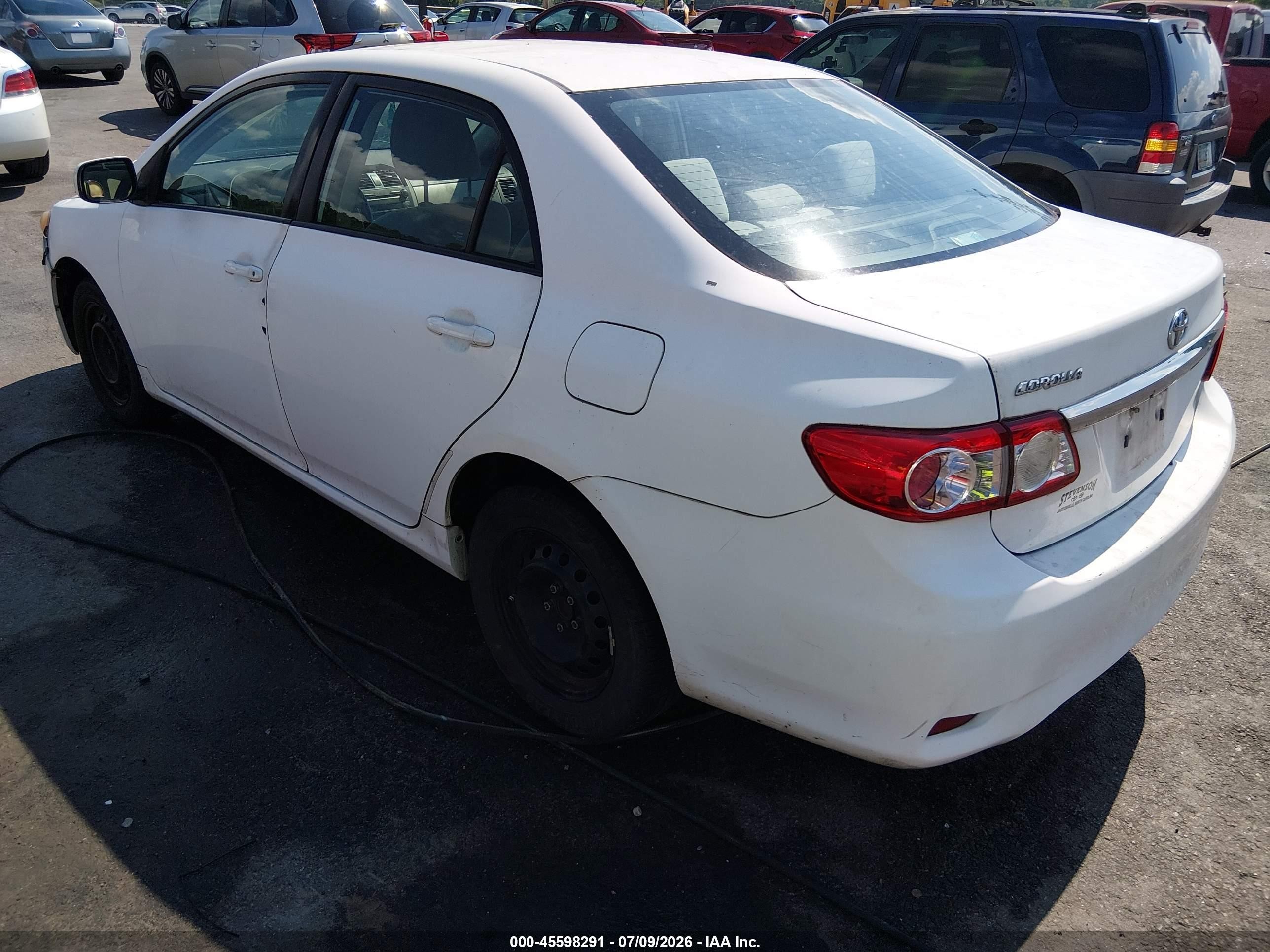 2011 Toyota Corolla Le White vin: 2T1BU4EEXBC727602