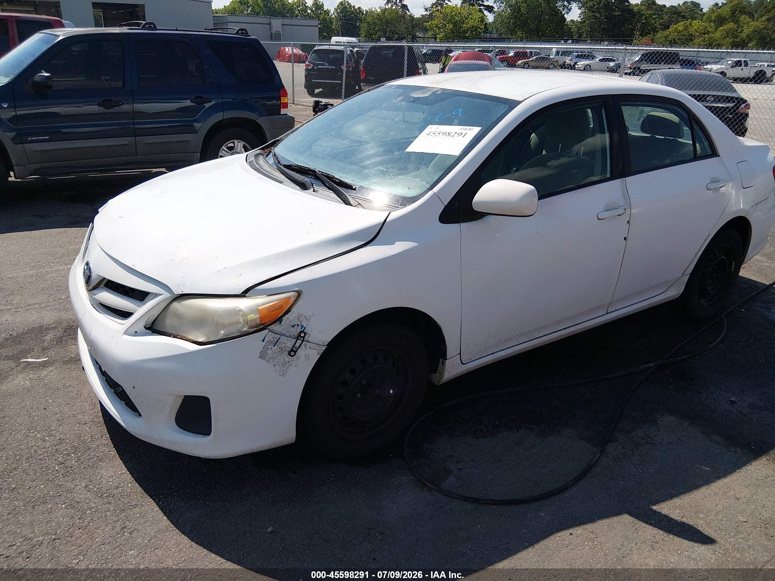 2011 Toyota Corolla Le White vin: 2T1BU4EEXBC727602
