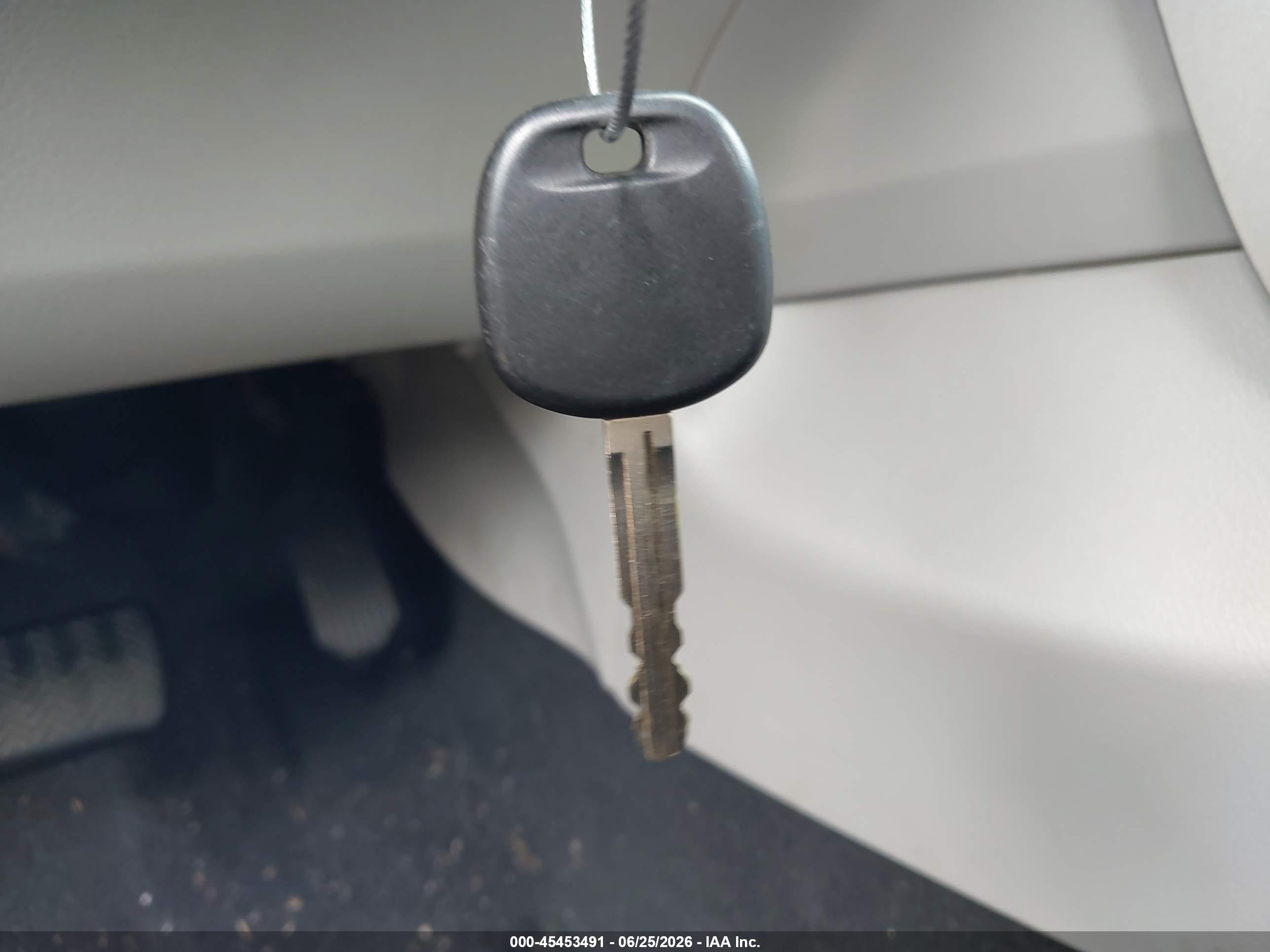 2011 Toyota Corolla Le Silver vin: 2T1BU4EEXBC730533