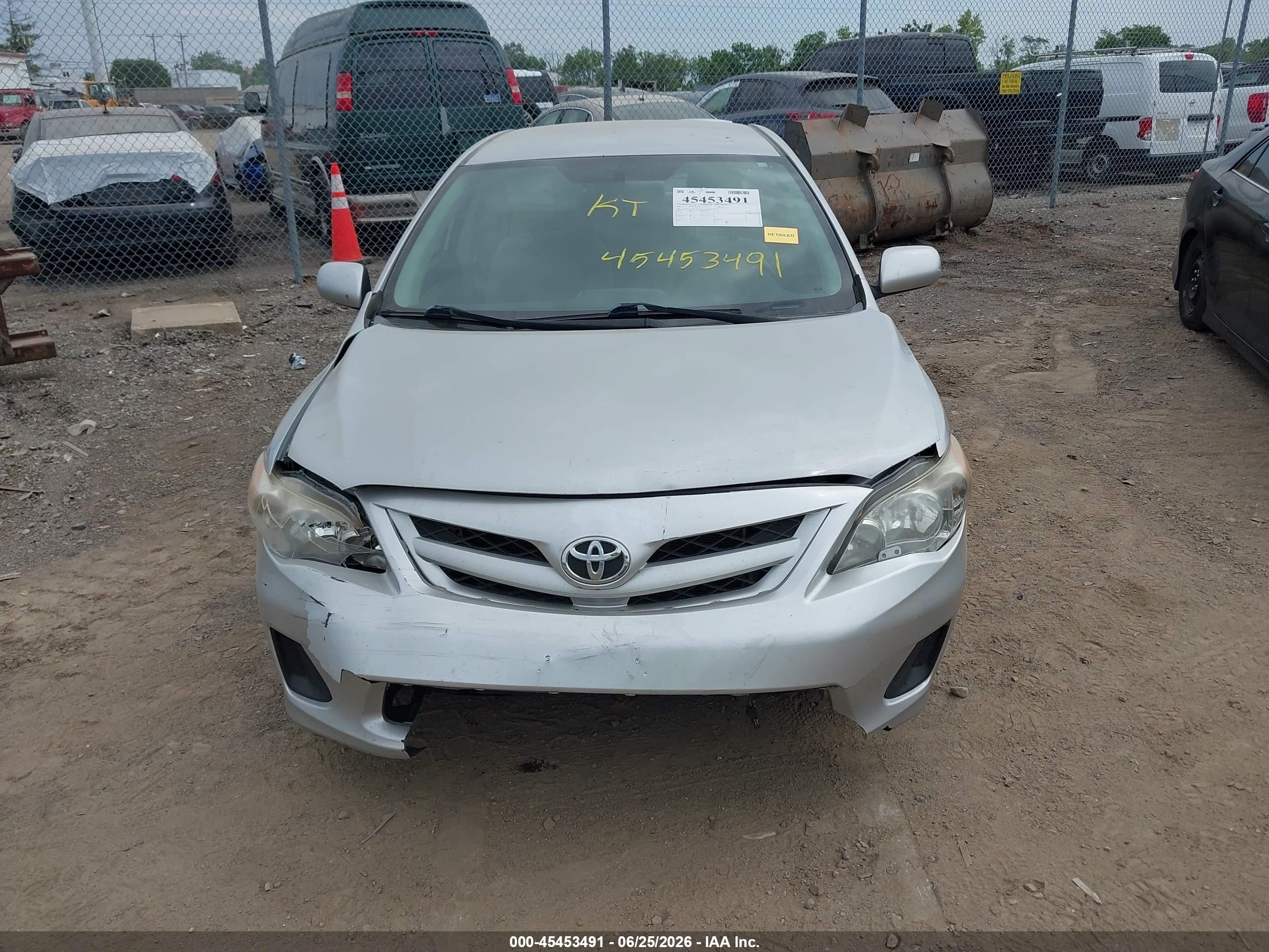 2011 Toyota Corolla Le Silver vin: 2T1BU4EEXBC730533
