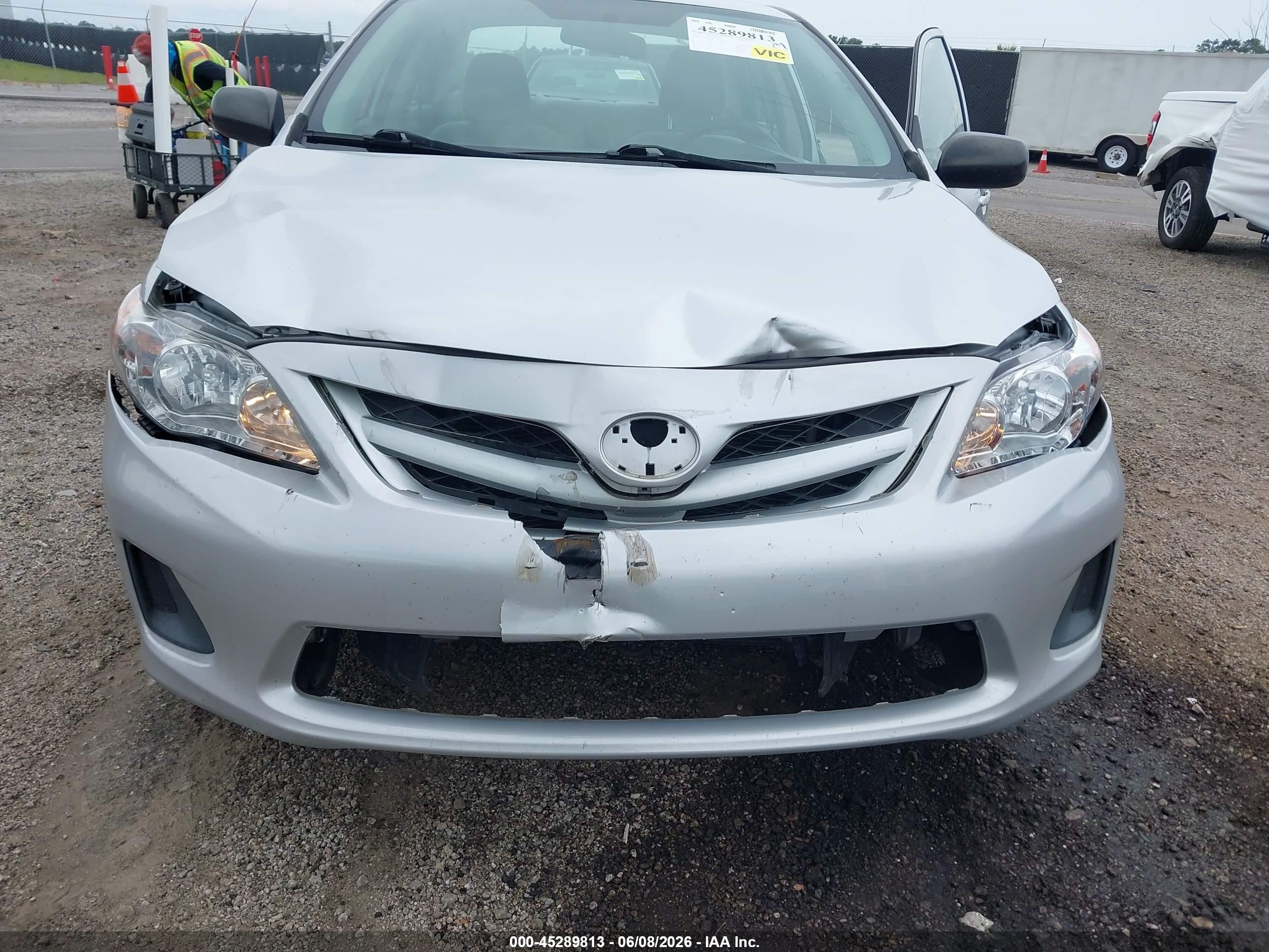2011 Toyota Corolla   Silver vin: 2T1BU4EEXBC732699