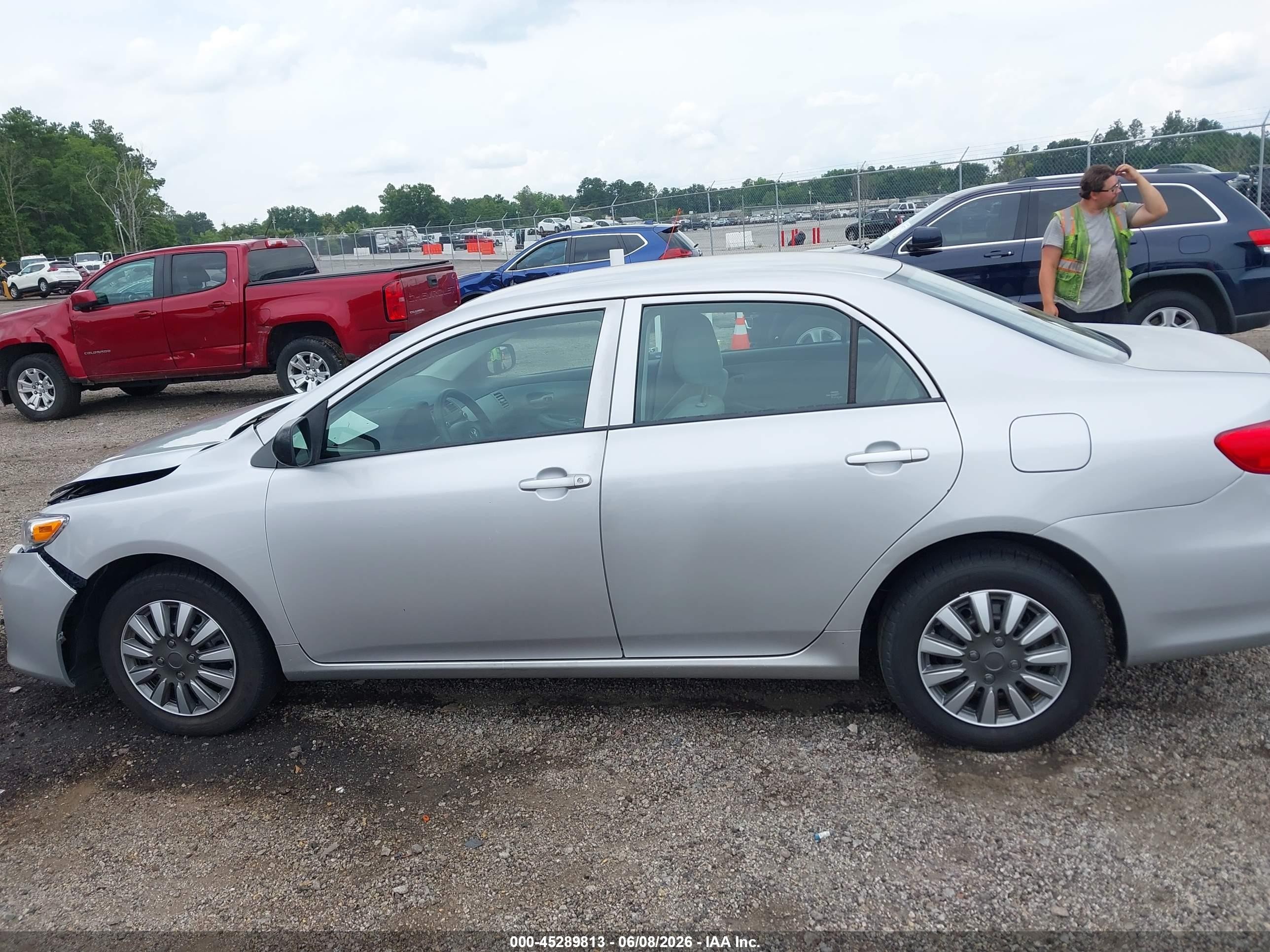 2011 Toyota Corolla   Silver vin: 2T1BU4EEXBC732699