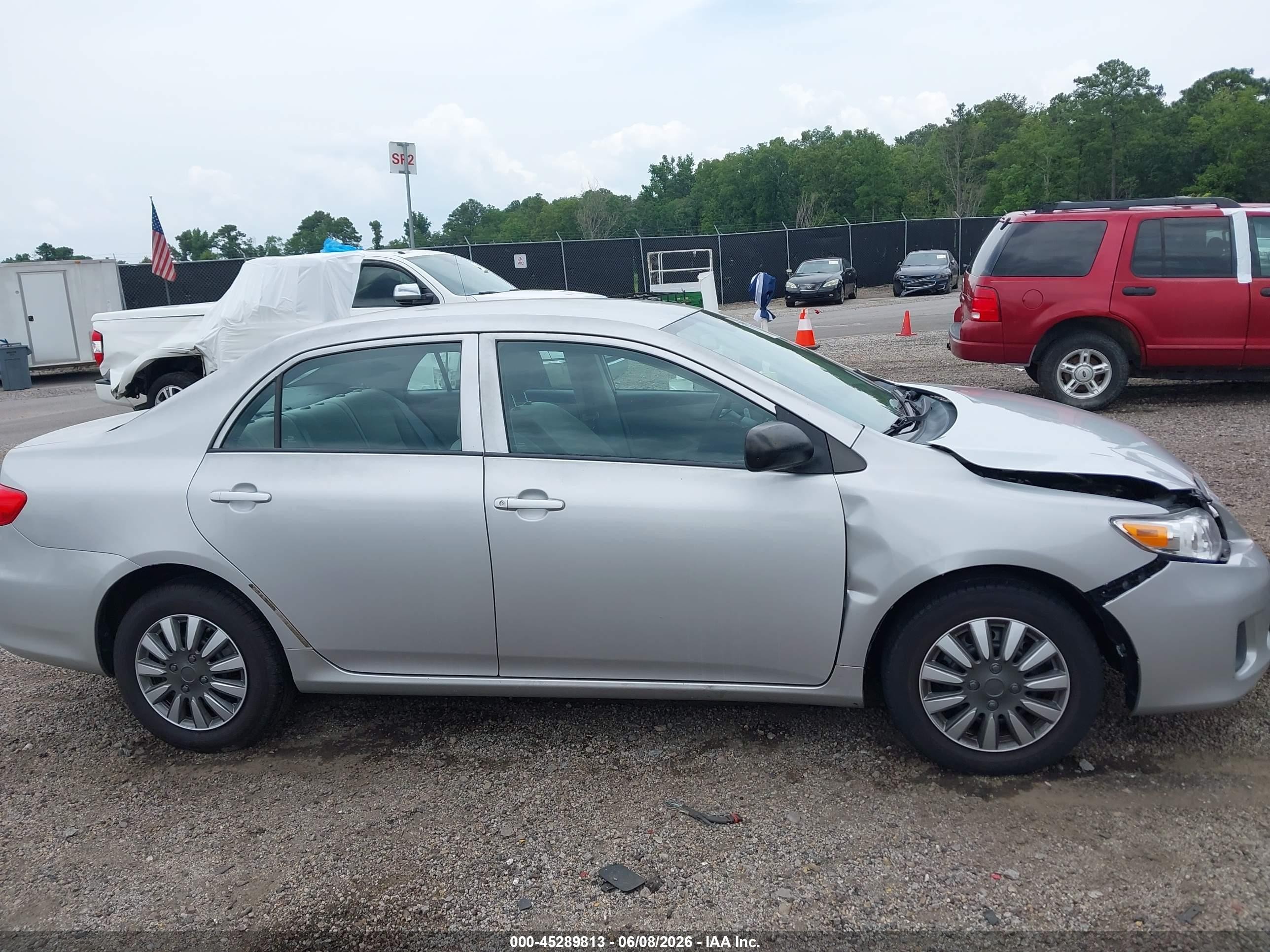 2011 Toyota Corolla   Silver vin: 2T1BU4EEXBC732699