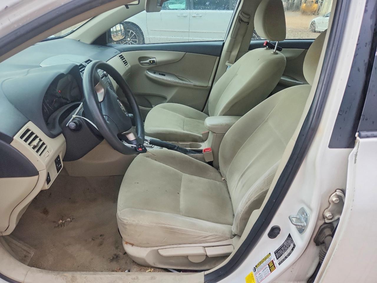 2011 Toyota Corolla Le White vin: 2T1BU4EEXBC740978