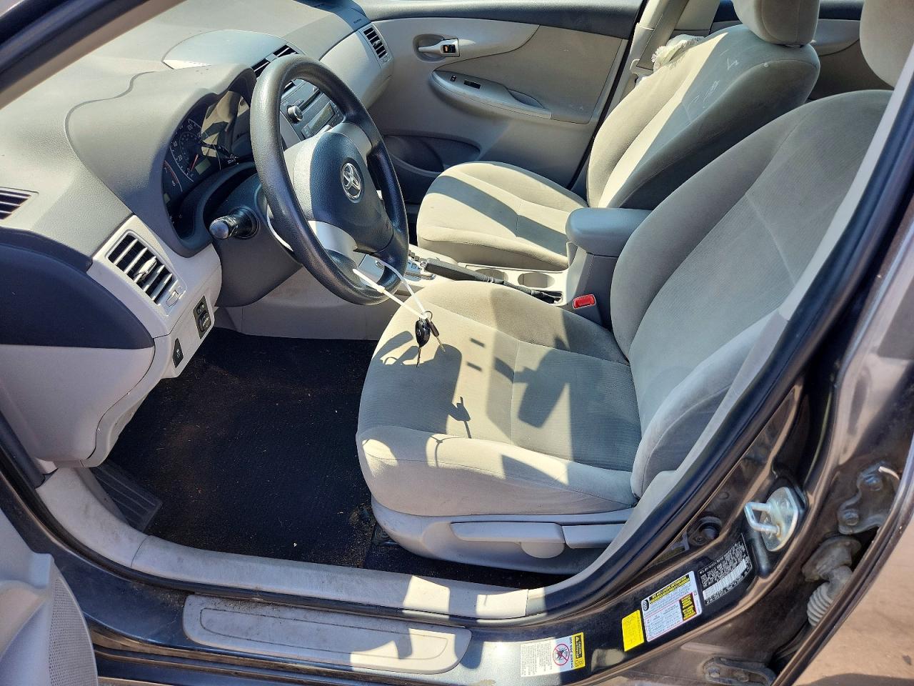 2011 Toyota Corolla Le Gray vin: 2T1BU4EEXBC749700
