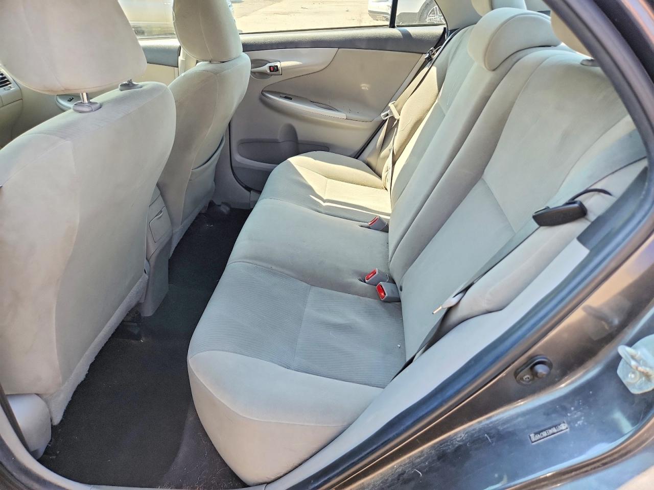 2011 Toyota Corolla Le Gray vin: 2T1BU4EEXBC749700
