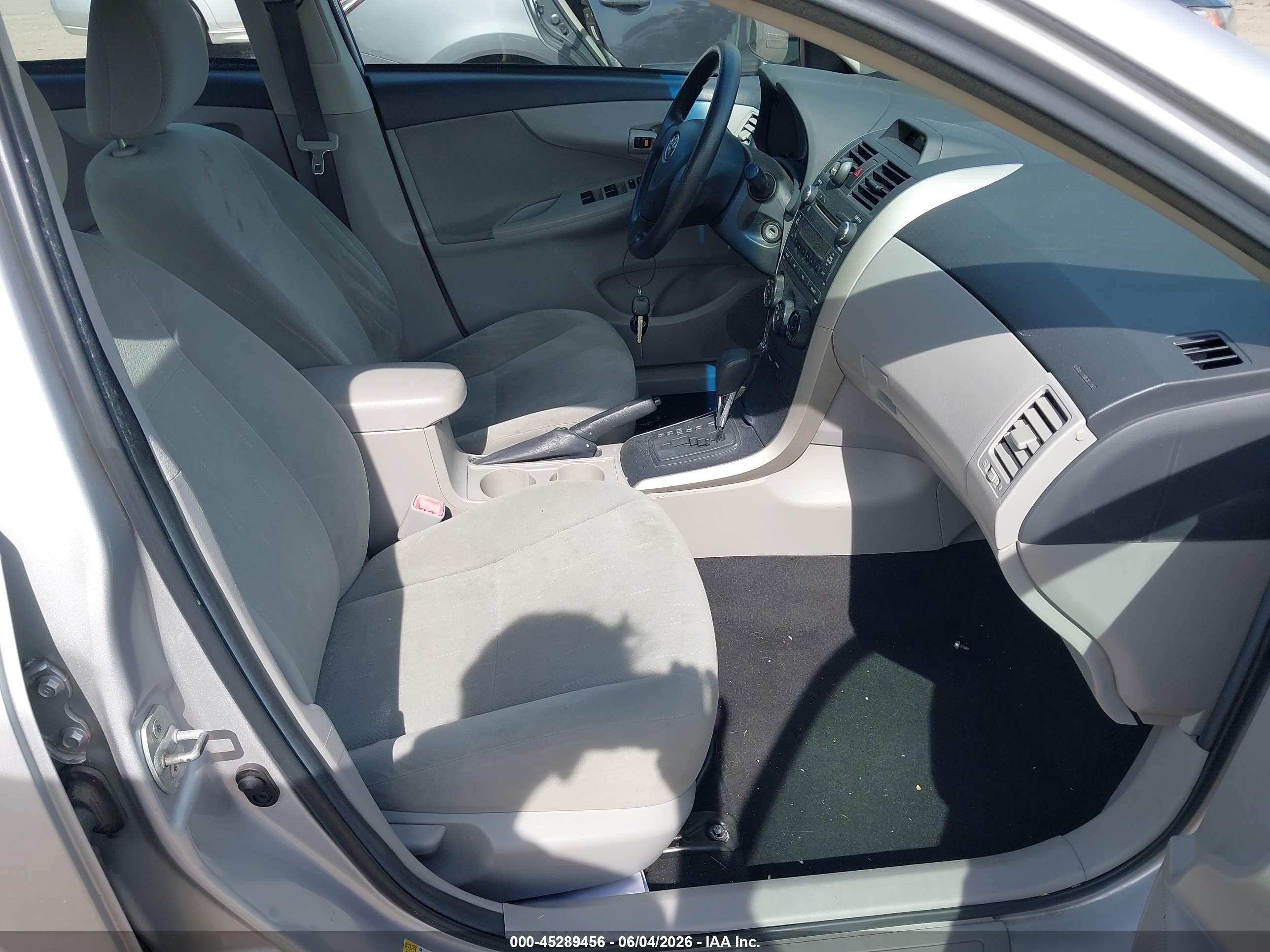 2012 Toyota Corolla L Silver vin: 2T1BU4EEXCC759144