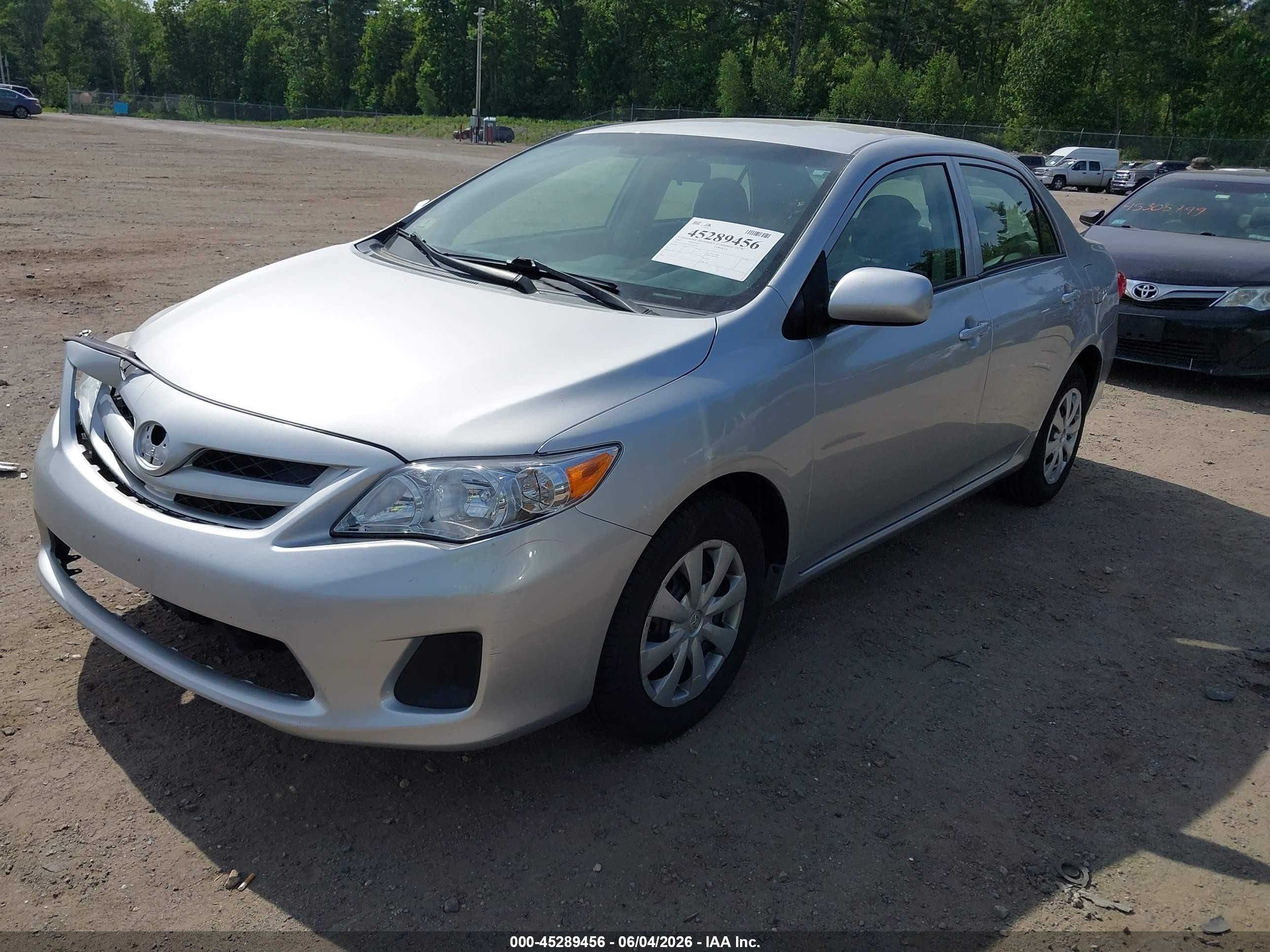 2012 Toyota Corolla L Silver vin: 2T1BU4EEXCC759144
