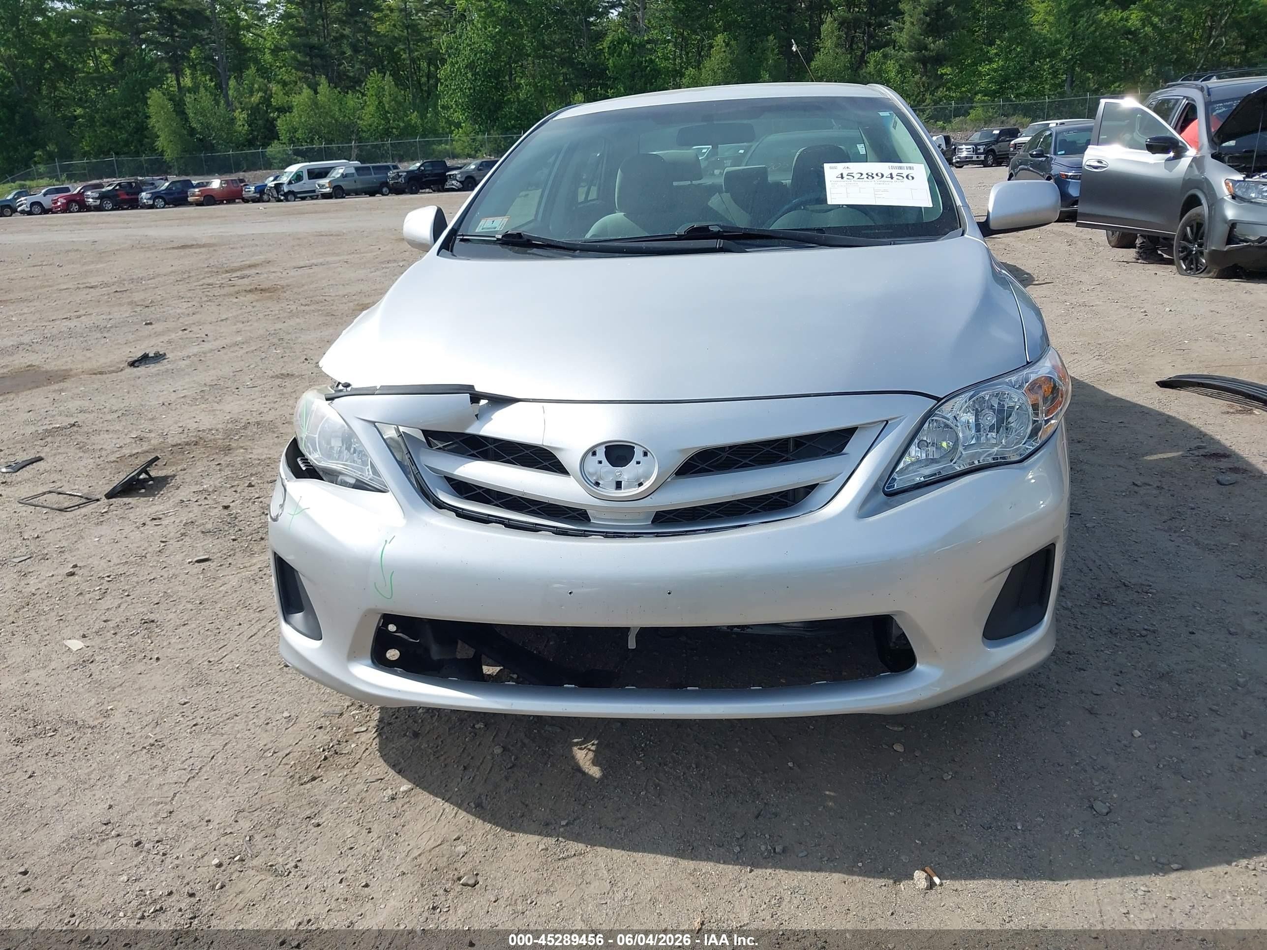 2012 Toyota Corolla L Silver vin: 2T1BU4EEXCC759144