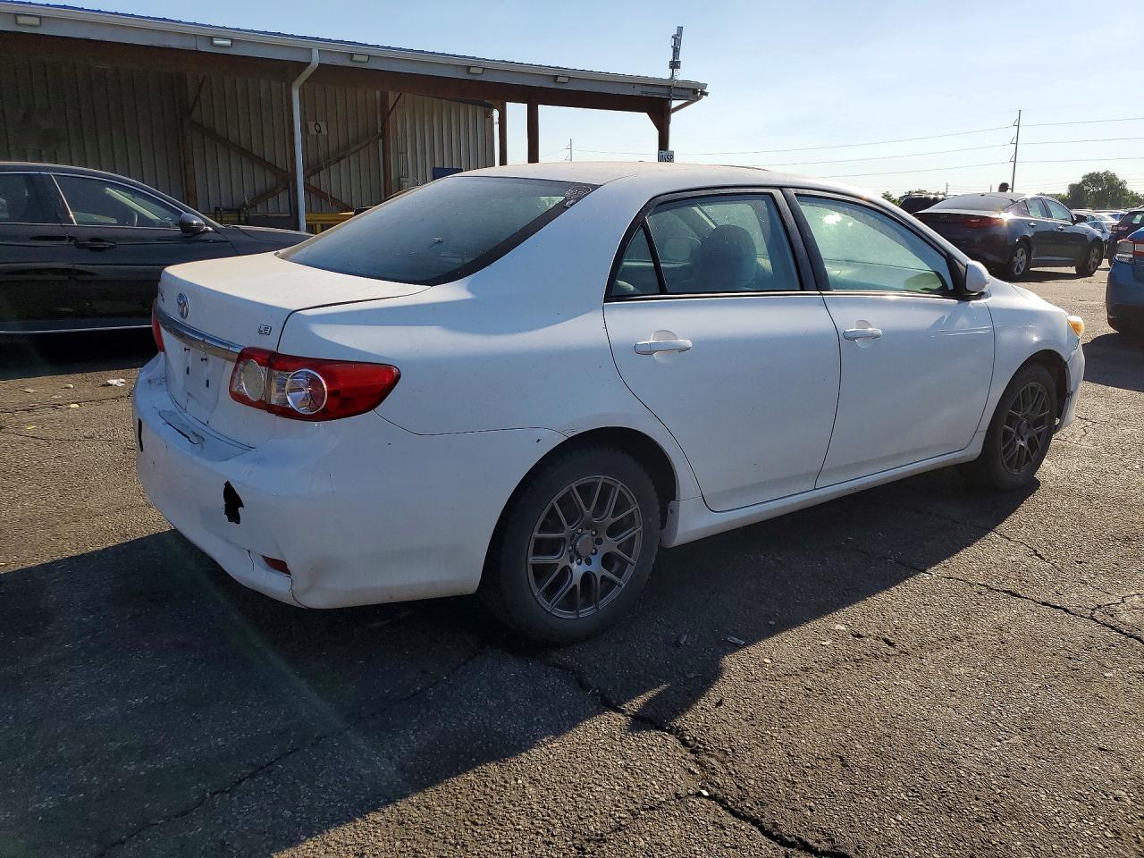 2012 Toyota Corolla Le White vin: 2T1BU4EEXCC776056