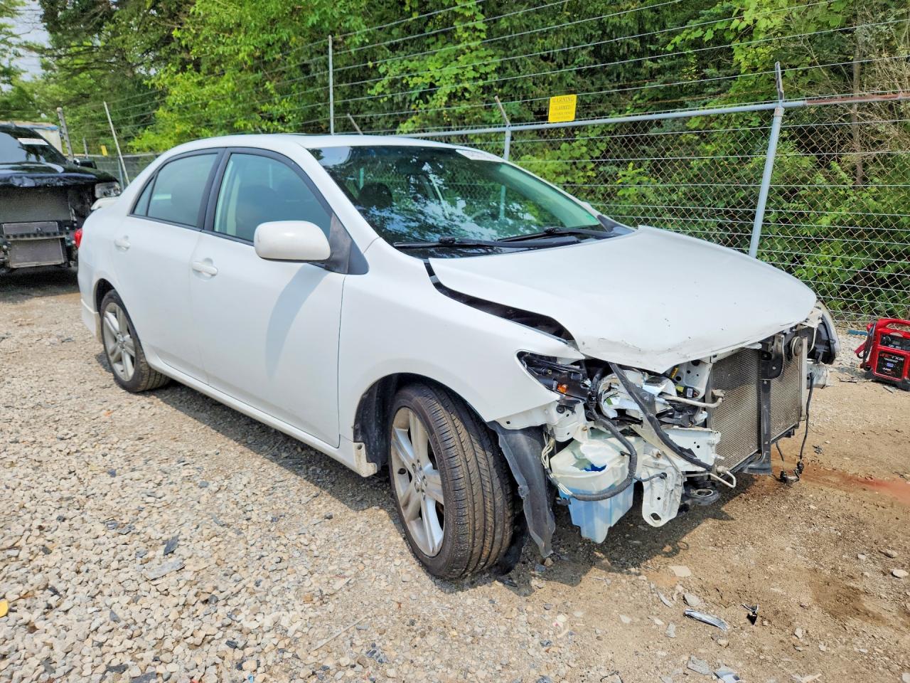2013 Toyota Corolla S White vin: 2T1BU4EEXDC015027