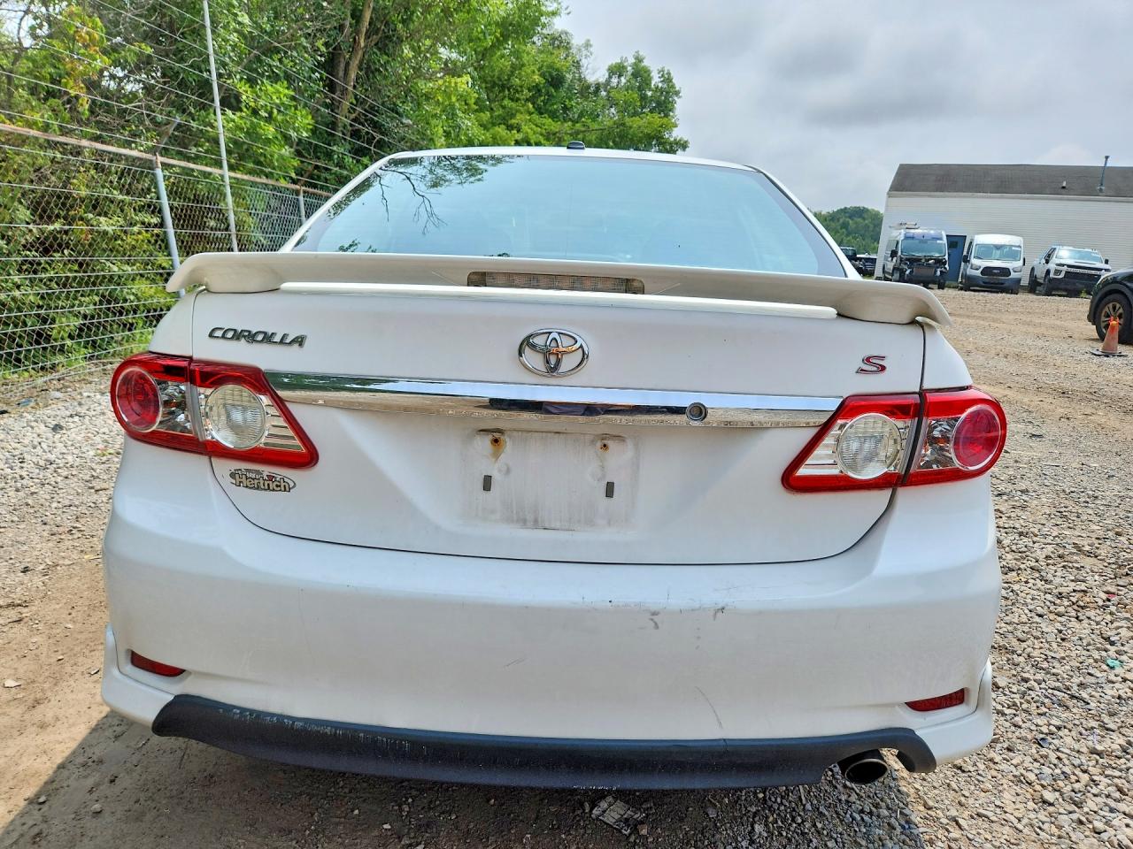 2013 Toyota Corolla S White vin: 2T1BU4EEXDC015027