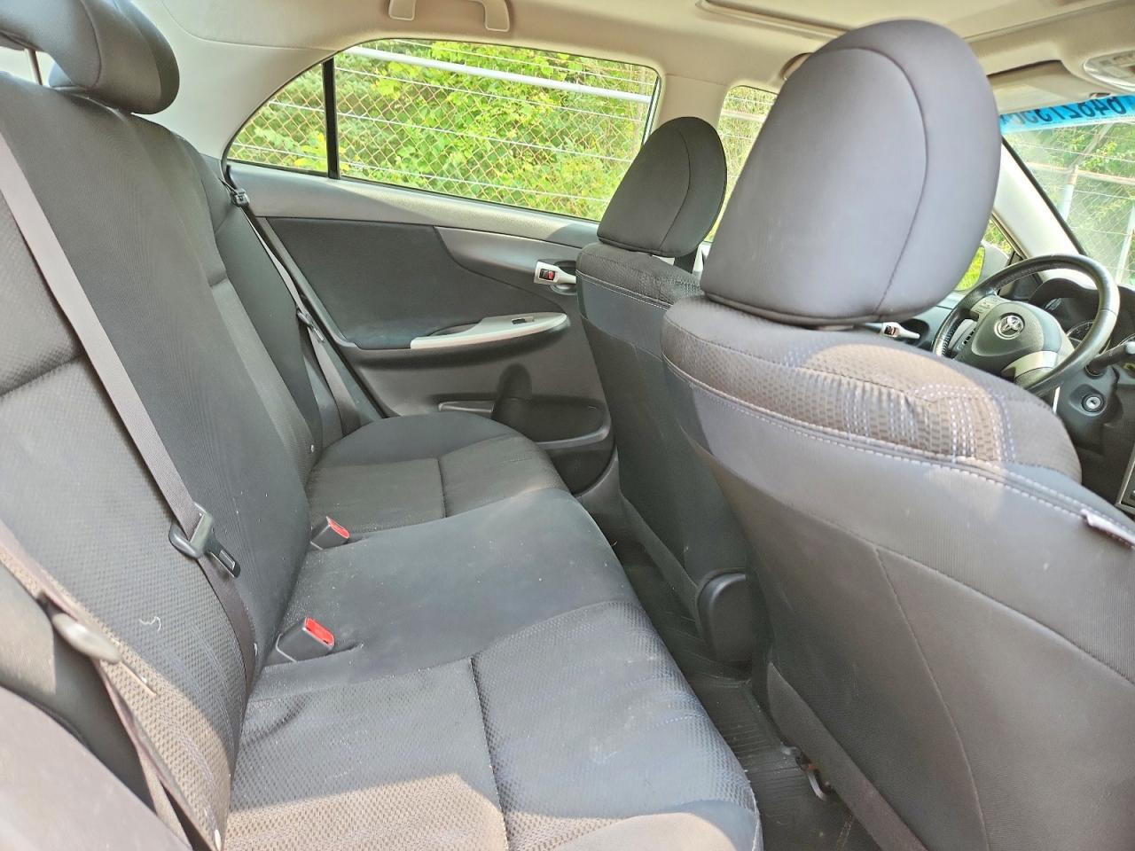 2013 Toyota Corolla S White vin: 2T1BU4EEXDC015027